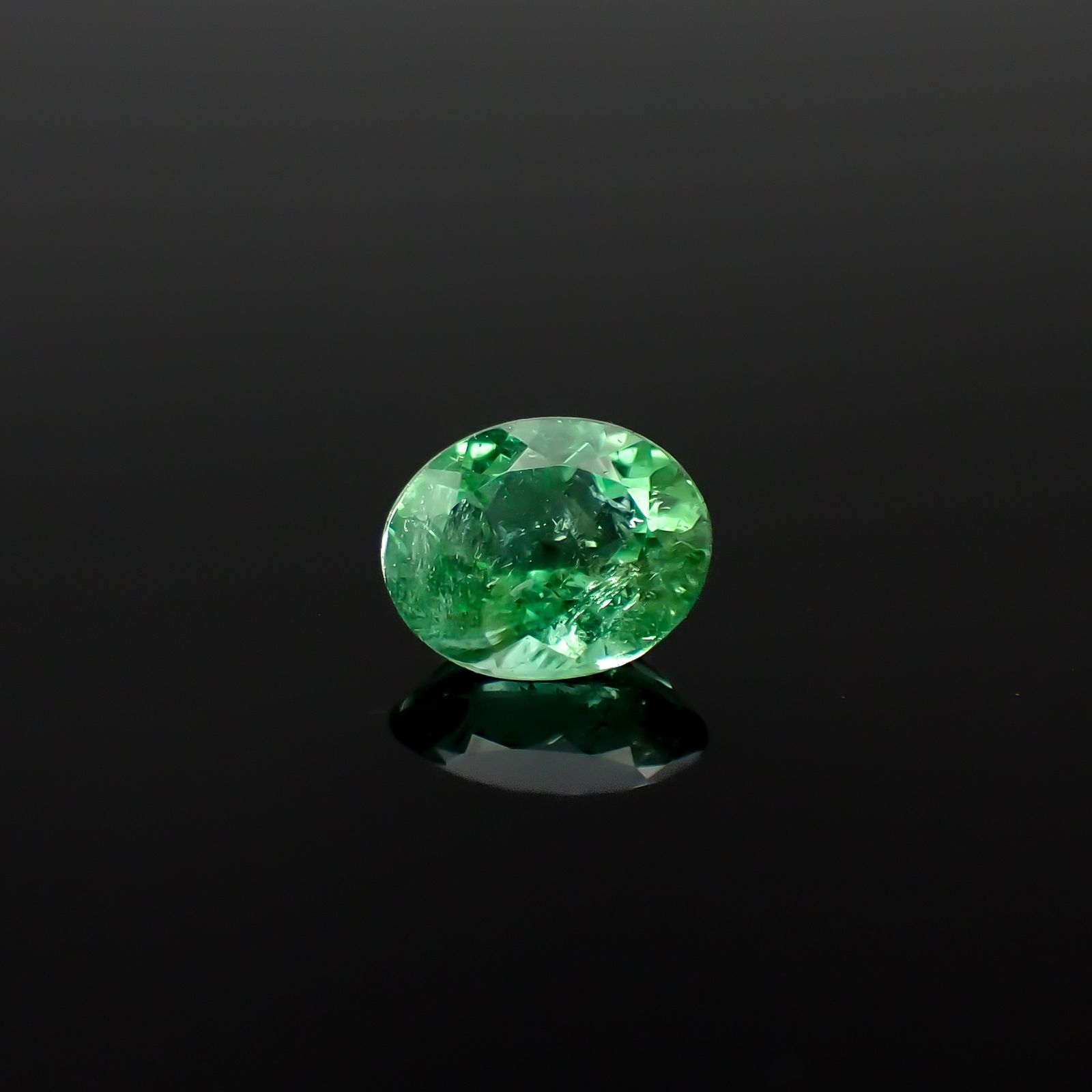 パライバトルマリン ブラジル・パライバ州バターリャ鉱山産 0.59ct[240928733]6x4.9mm前後