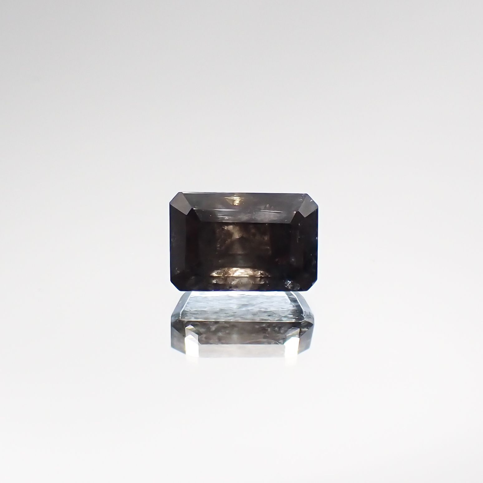 アベンチュリンアクアマリン(宝石名アクアマリン) ナイジェリア産 2.43ct 識別済[210712987]8.8×6mm前後
