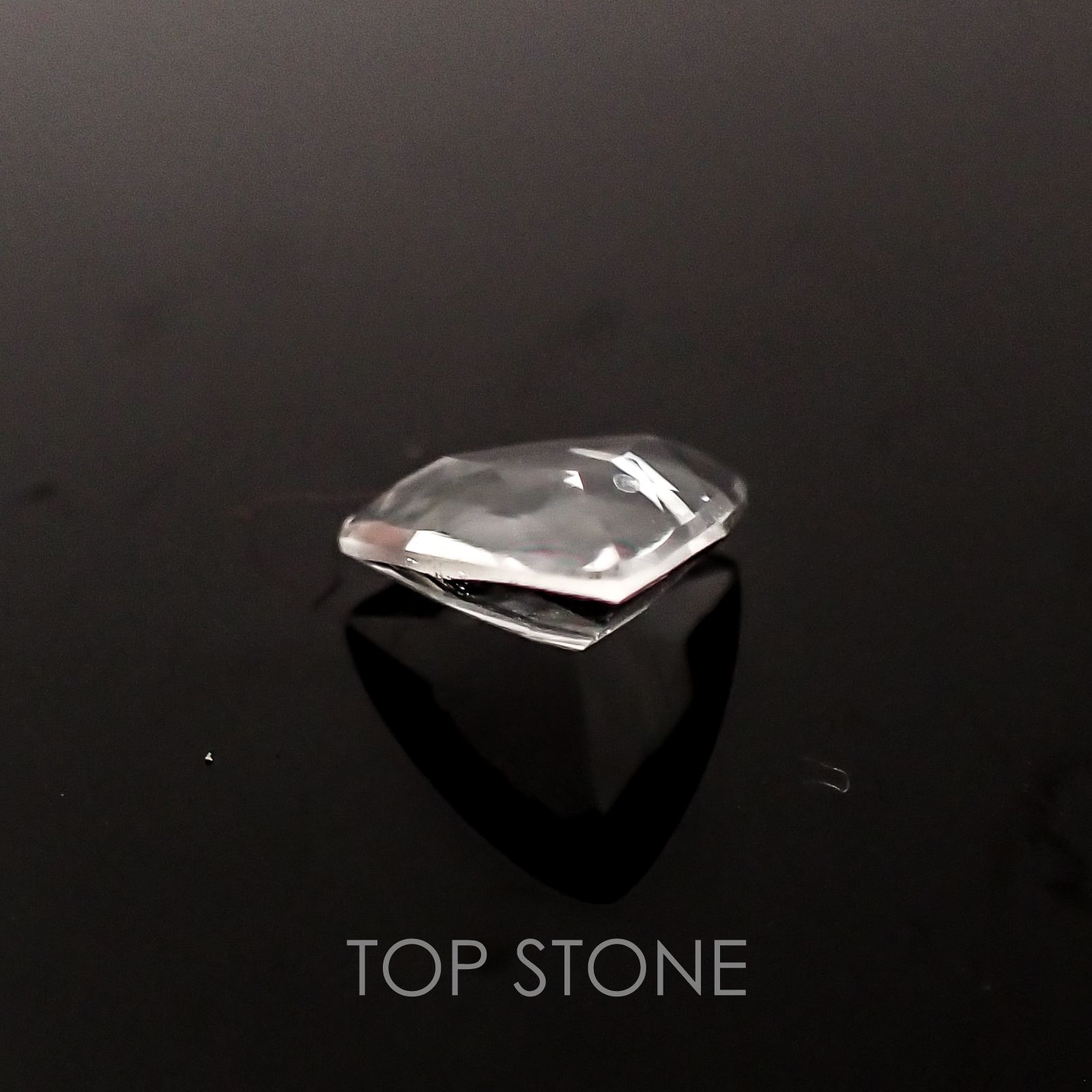 ハイアライトオパール(宝石名オパール) メキシコ産 0.71ct 識別済[20117706]7×7.2mm前後