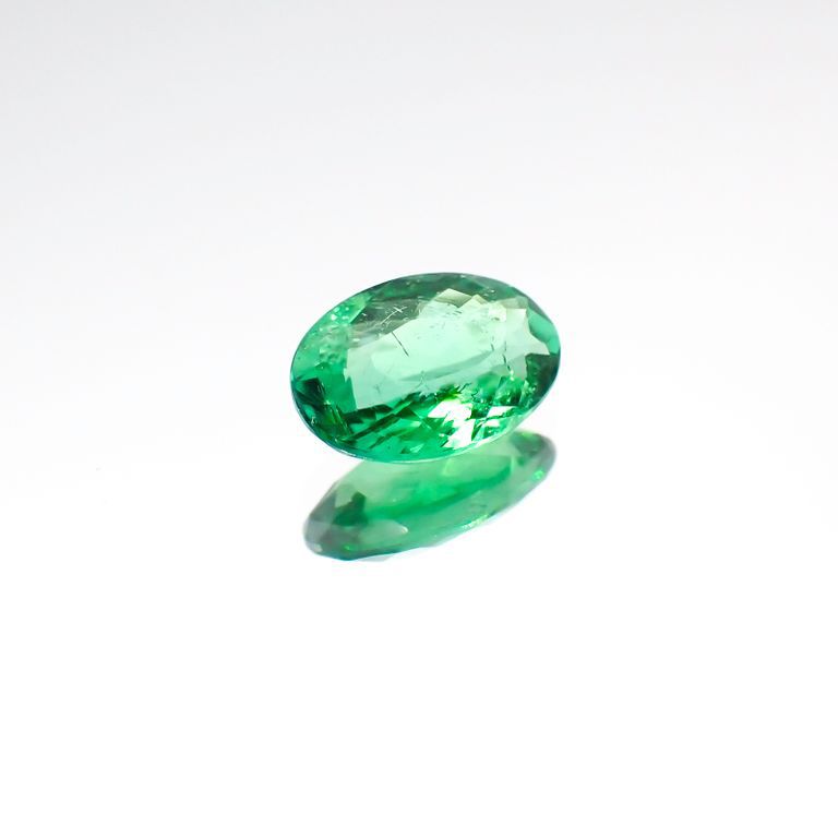 パライバトルマリン(宝石名トルマリン/別名パライバ・トルマリン) ブラジル産 0.579ct ソ付(宝貴協)[20106252]6.7×4.6mm前後