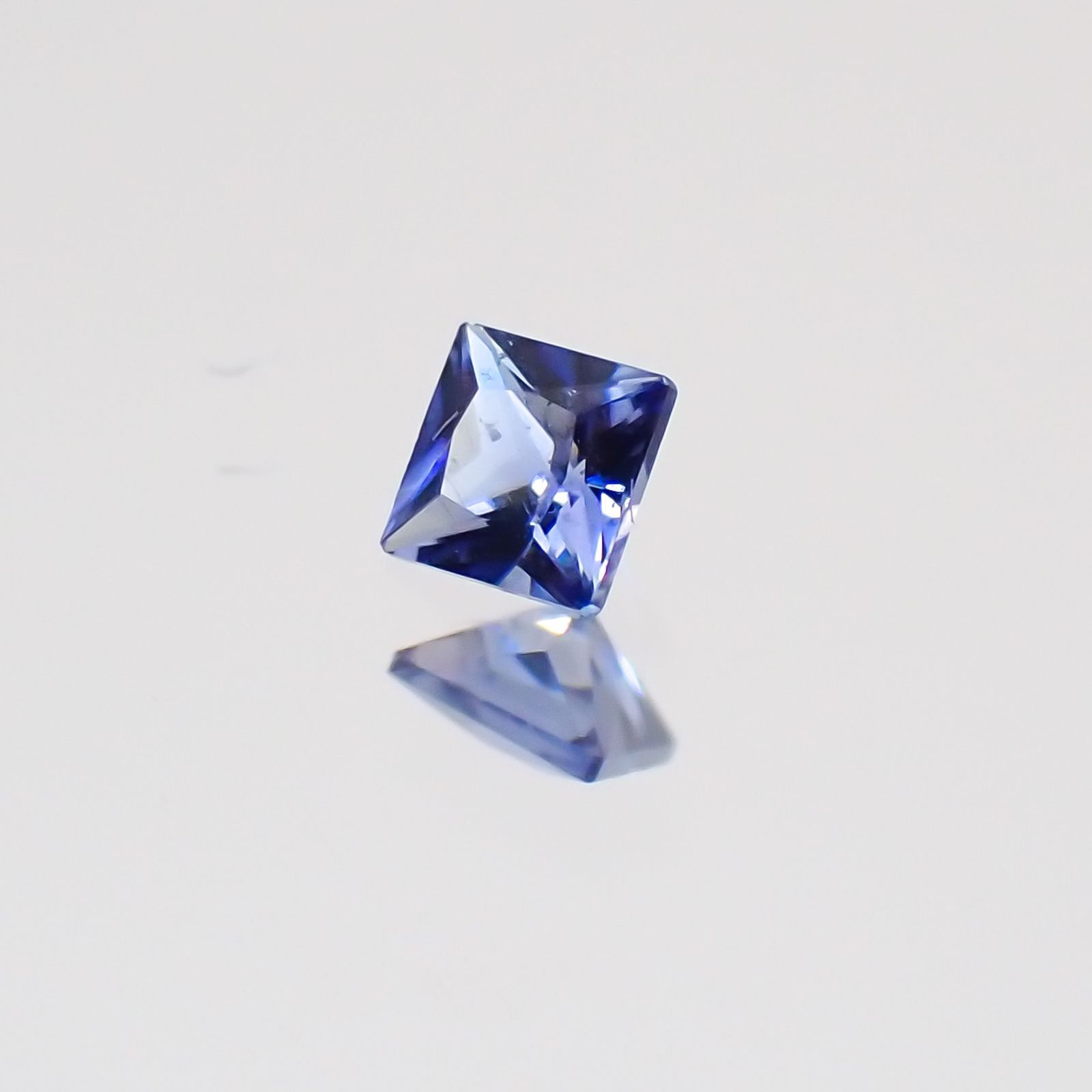 ◇プリンセスカット◇ベニトアイト アメリカ産 ルース 0.054ct[21019040]2.1×2.1mm前後