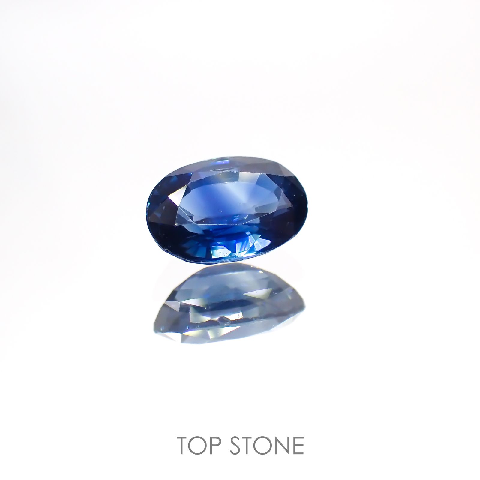 サファイア(宝石名サファイア)マダガスカル/スリランカ産 0.95ct 識別済[220113885]6.9x4.8mm前後