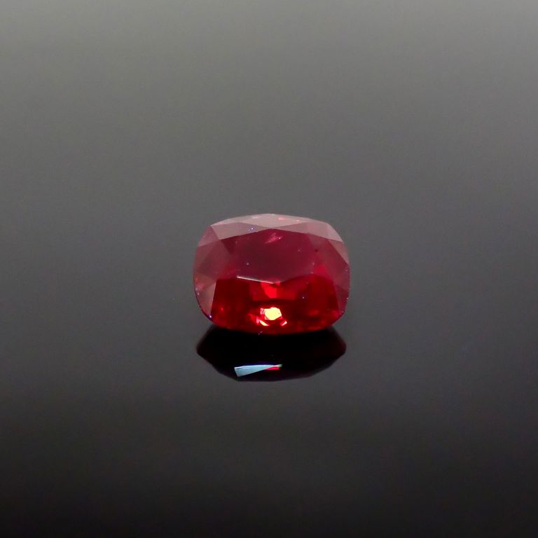 長波365(ライト)の照射で蛍光