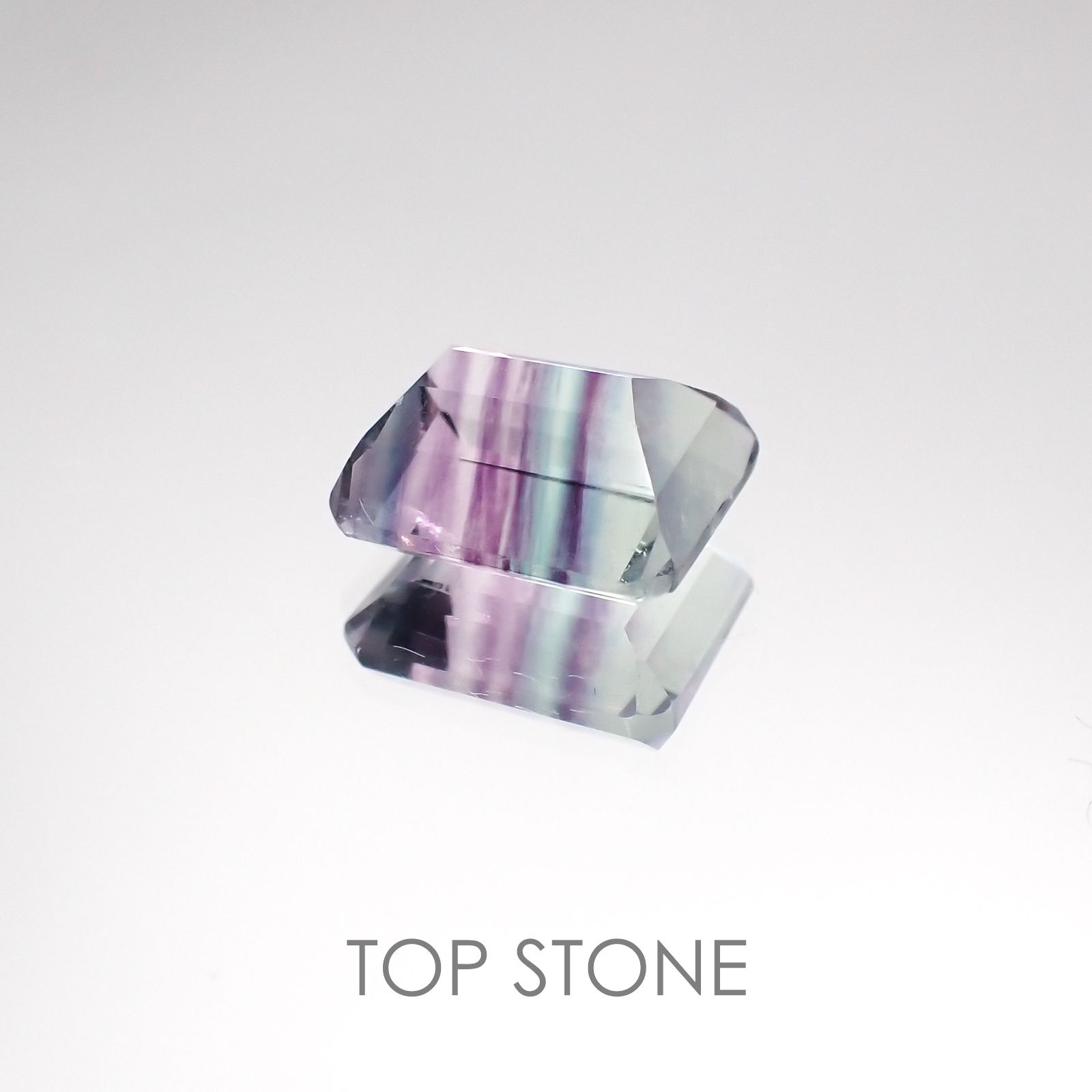 バイカラーフローライト ブラジル産 ルース 3.91ct[20128510]9.9×8.1mm前後