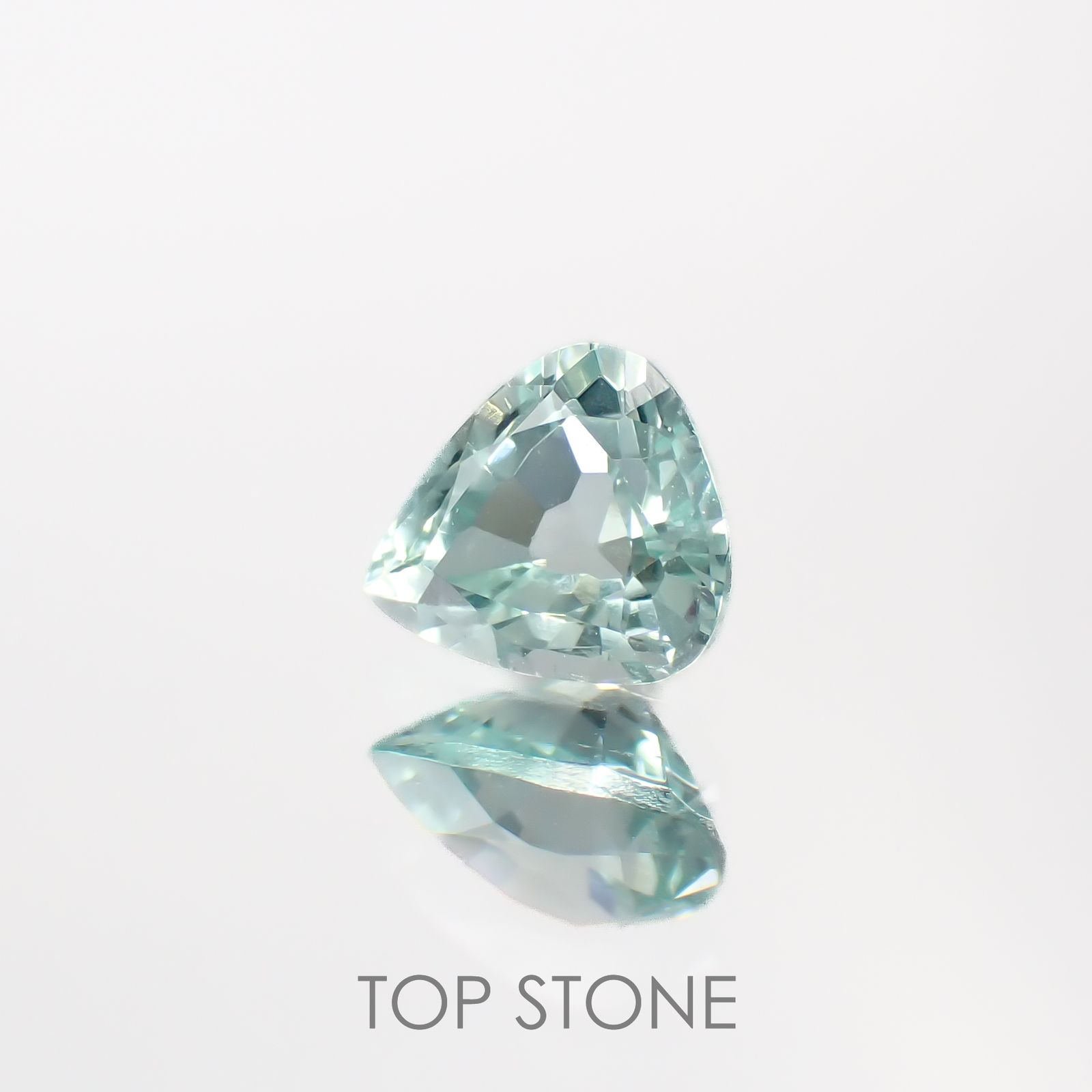 ミントベリル(宝石名グリーン・ベリル)ブラジル産 0.47ct 識別済[220817551]5.7x5.1mm前後
