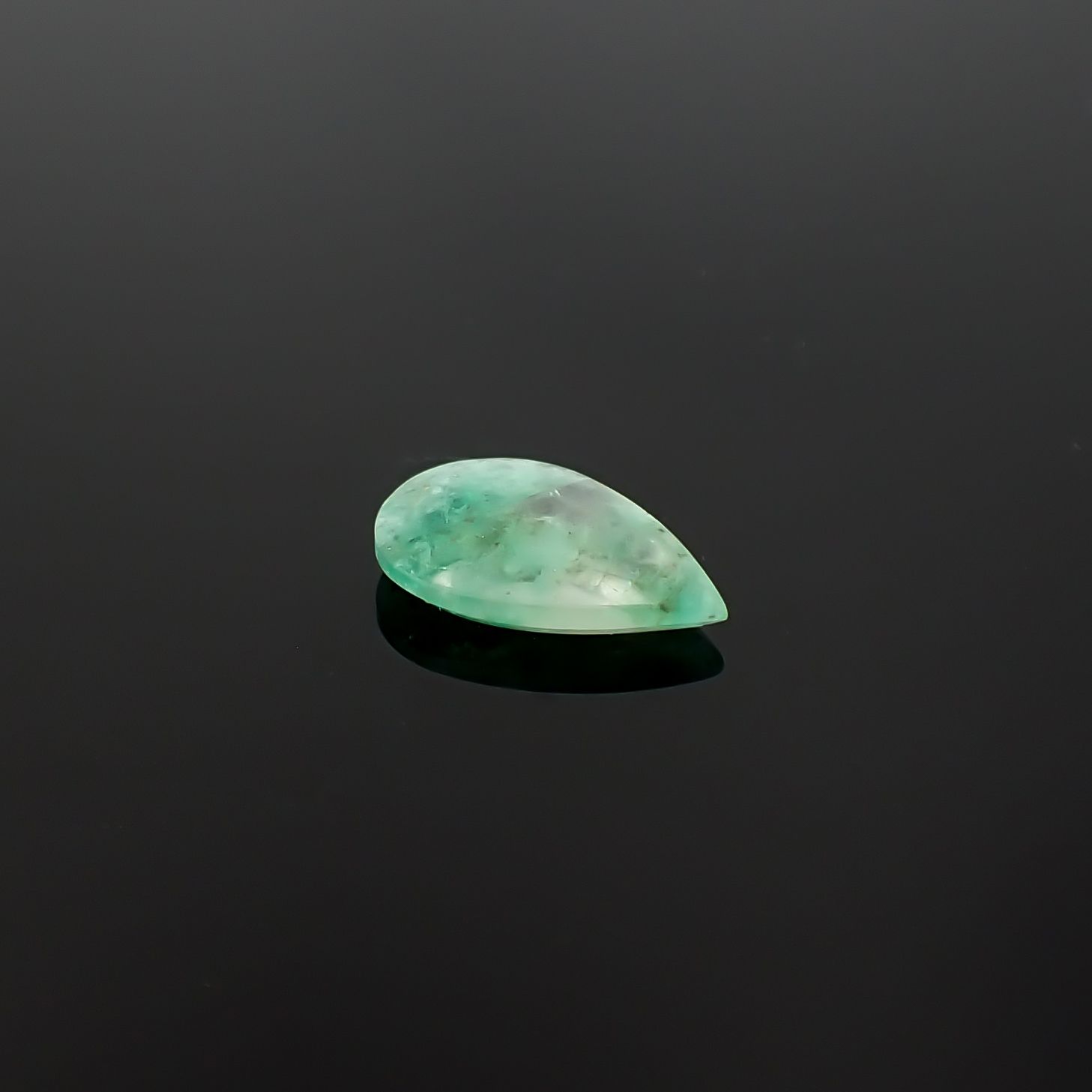 エメラルドインクォーツ ブラジル産 2.64ct / 13.9x9.2mm前後 [260432033]