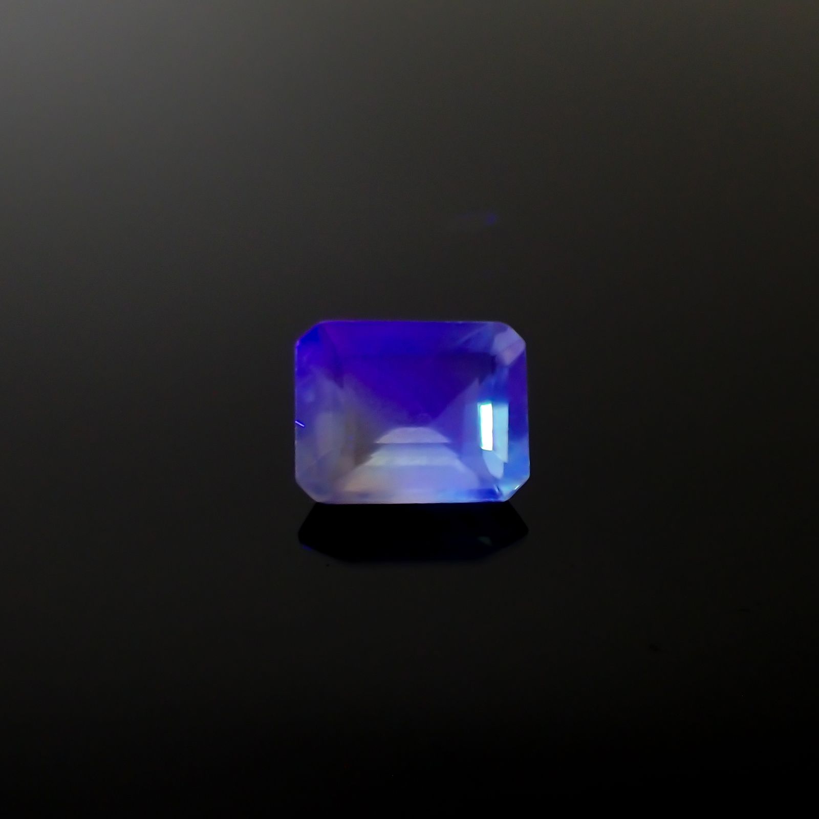 パーティカラーフローライト フルオレッセンス ブラジル産 3.52ct[240326910]9.9x8mm前後