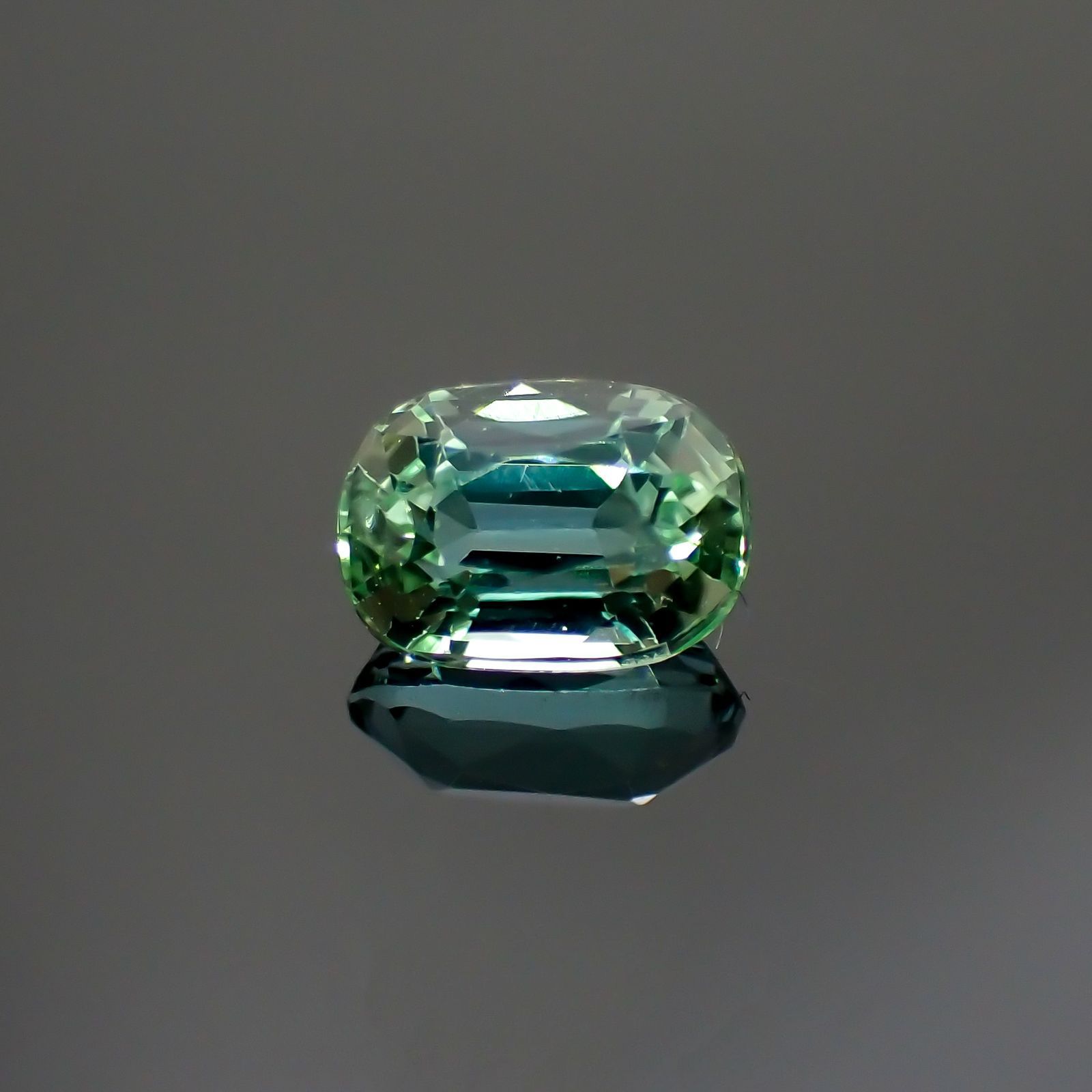 ブルーグリーントルマリン アフガニスタン産 0.59ct [220114091]5.8x4mm前後