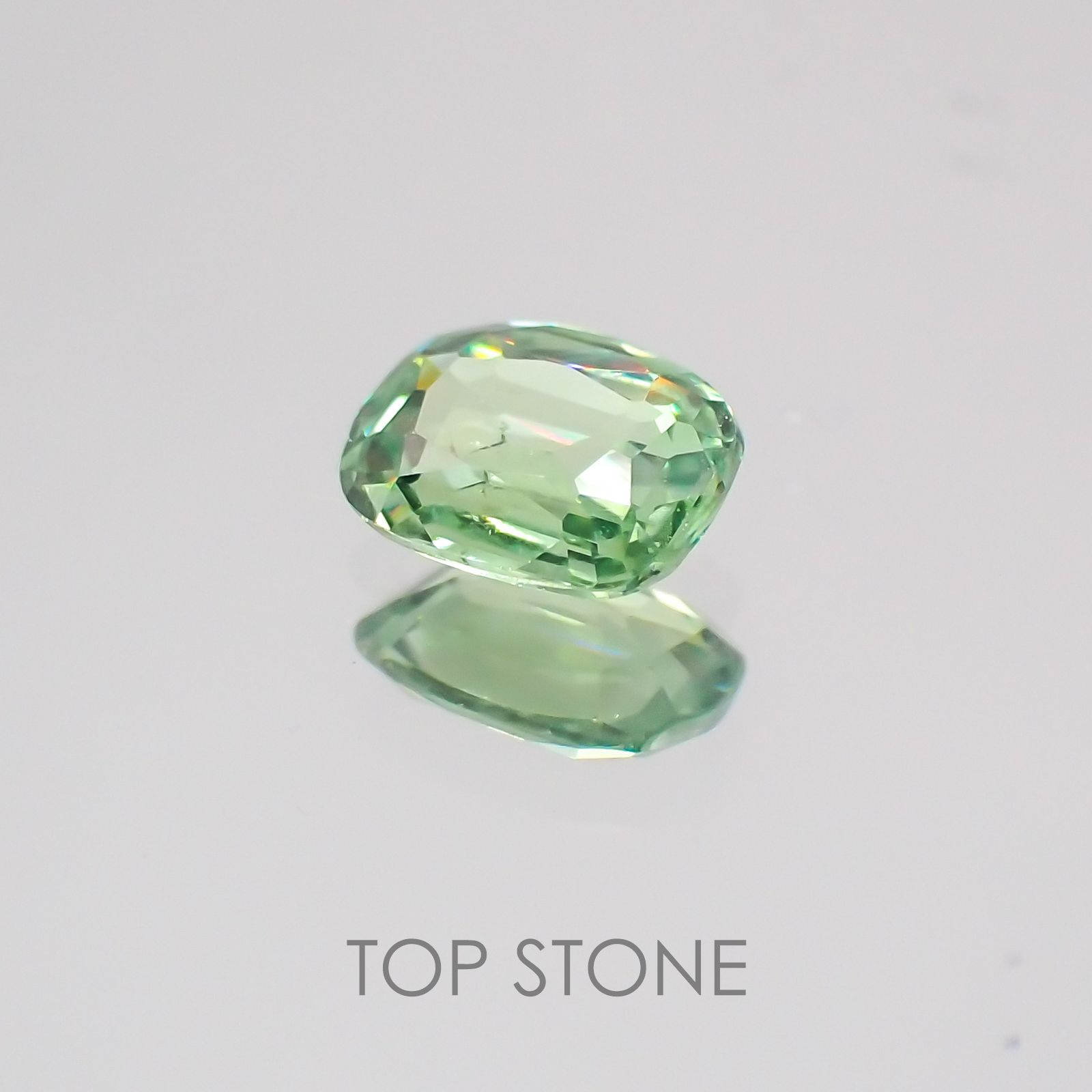 デマントイドガーネット ナミビア産 ルース 0.25ct[21029897]4.5×3.4mm前後
