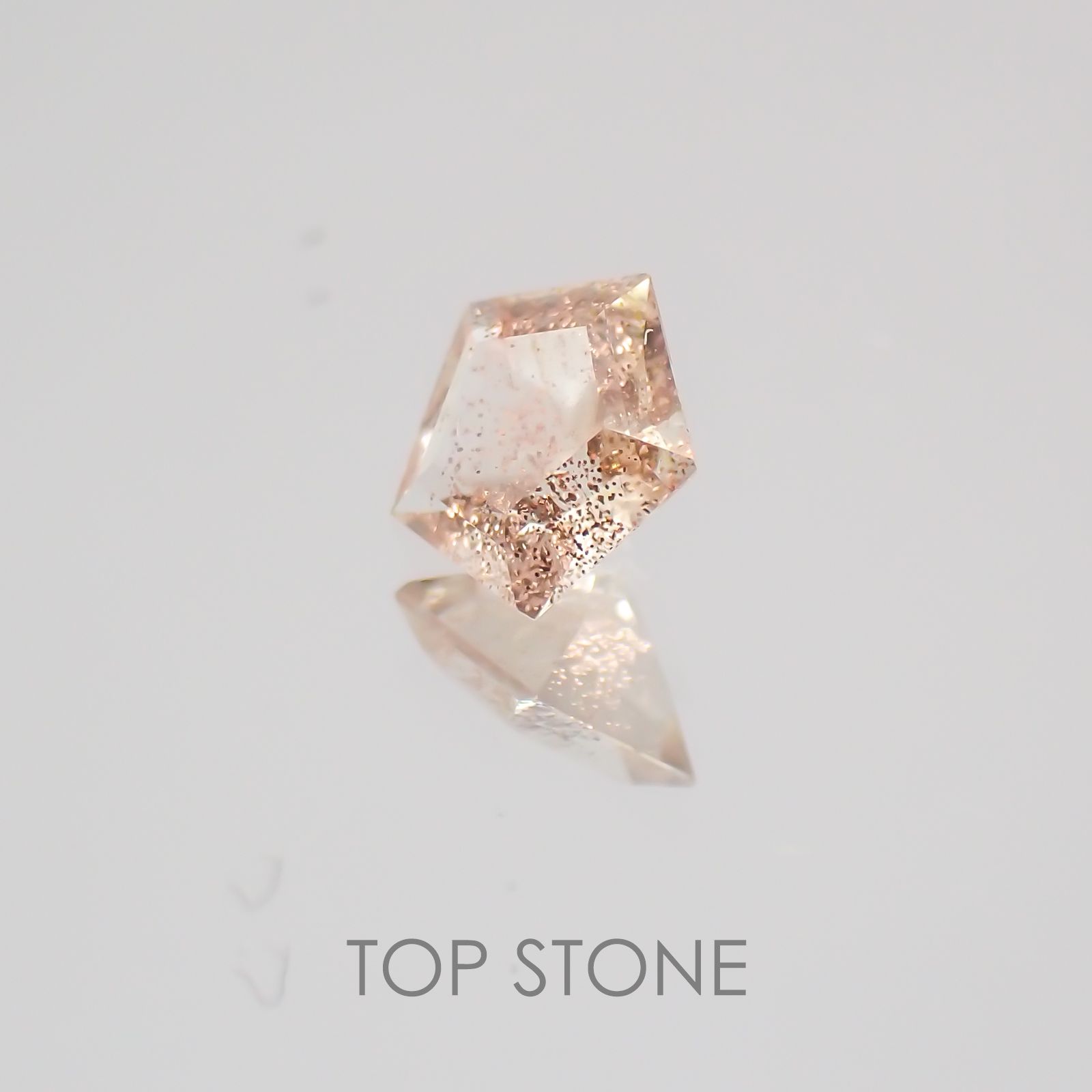 ◇ペンタゴンカット◇オレゴンサンストーンSA アメリカ産 ルース 0.15ct[21059541]4.1×4.1mm前後