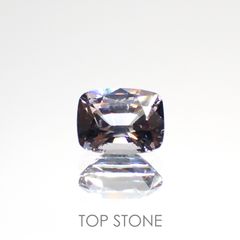 プラチナスピネル(宝石名スピネル) ビルマ産 0.975ct ソ付(彩珠)[210912849]6.3×4.9mm前後