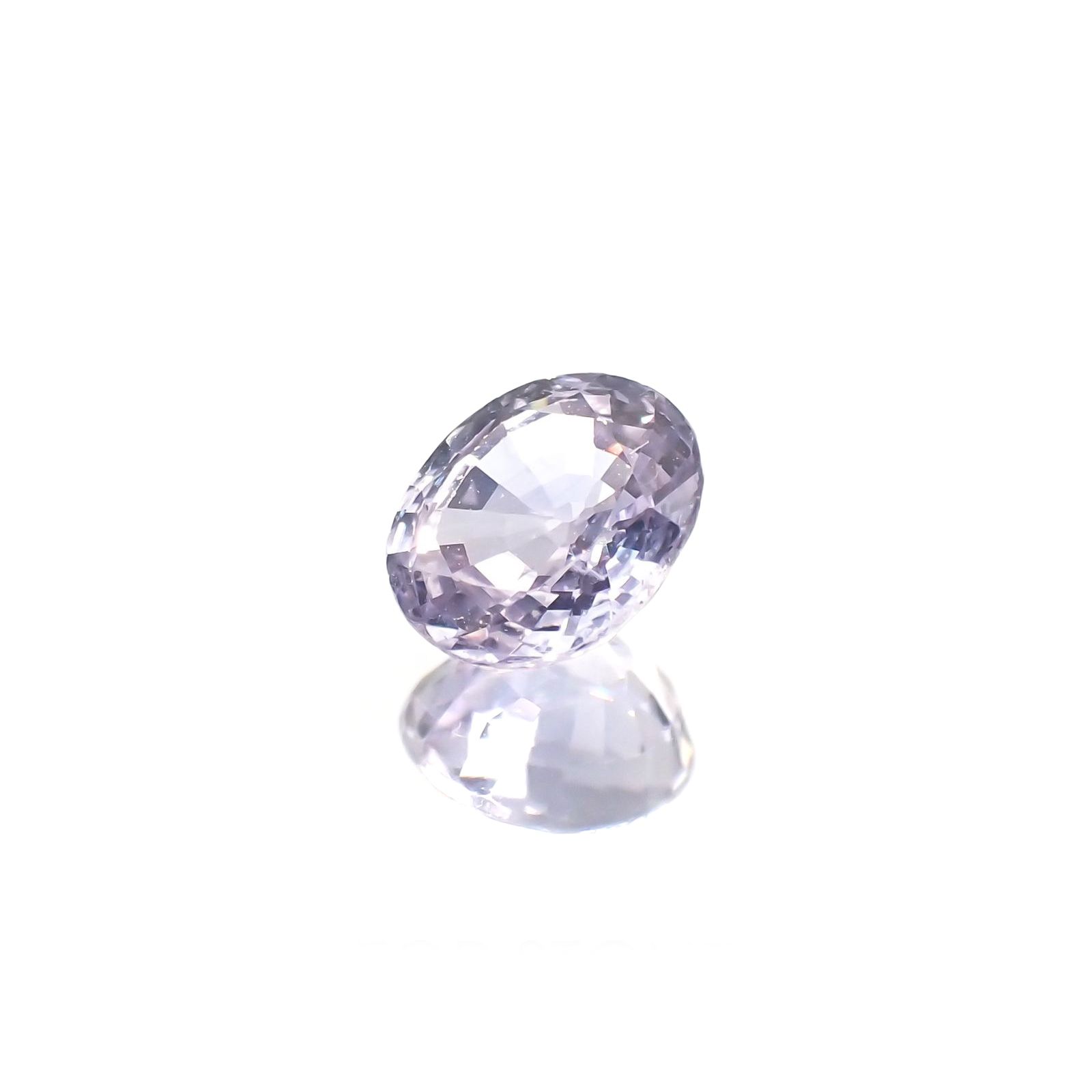ラベンダーサファイア(宝石名サファイア) マダガスカル/スリランカ産 識別済 0.90ct / 6.2x5.4mm前後 [210812504]