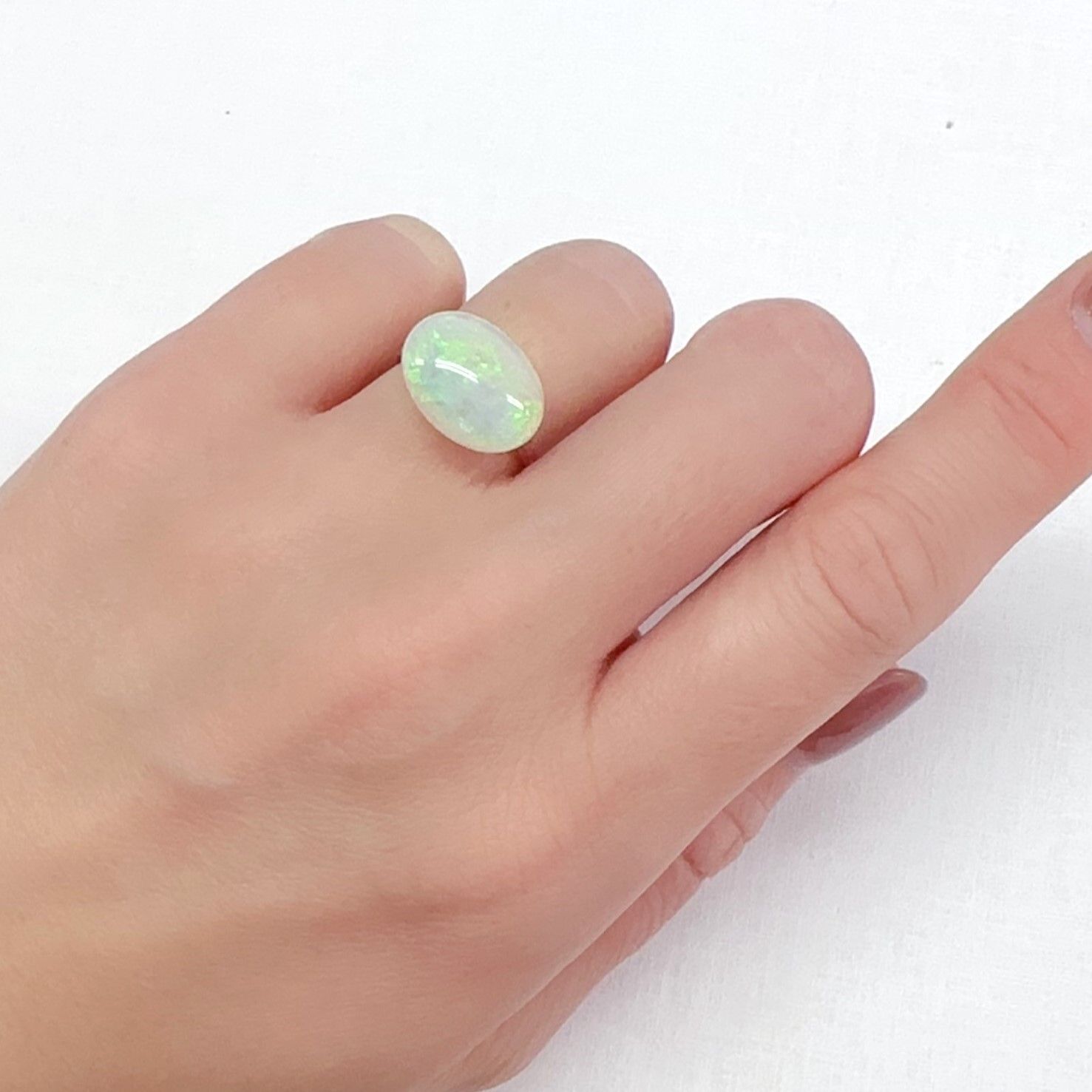 オパール オーストラリア産 3.76ct[231225219]14.5x10.8mm前後