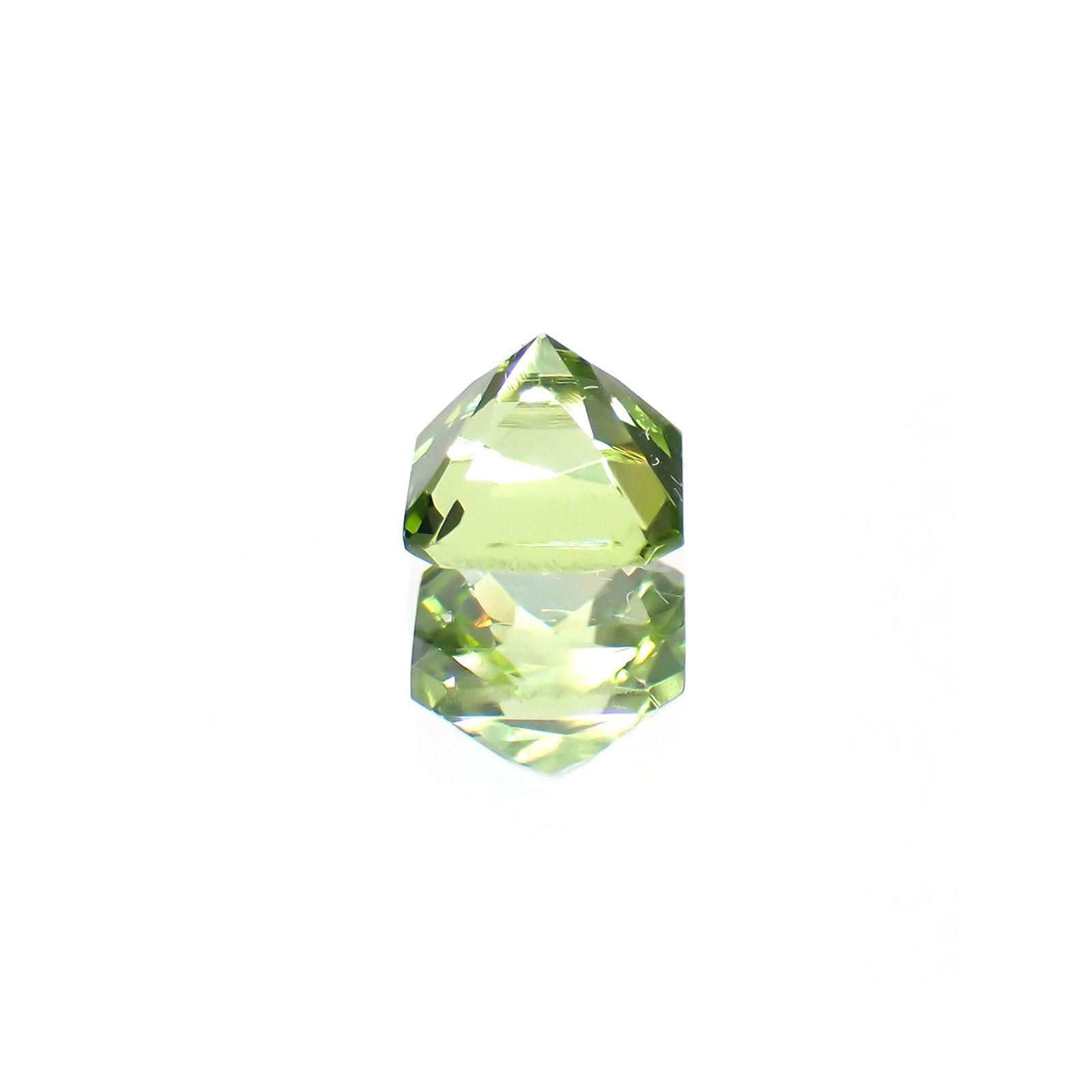 ◇アッシャーカット◇ペリドット(宝石名ペリドット) パキスタン産 0.84ct 識別済[211013487]5.1×5.1mm前後