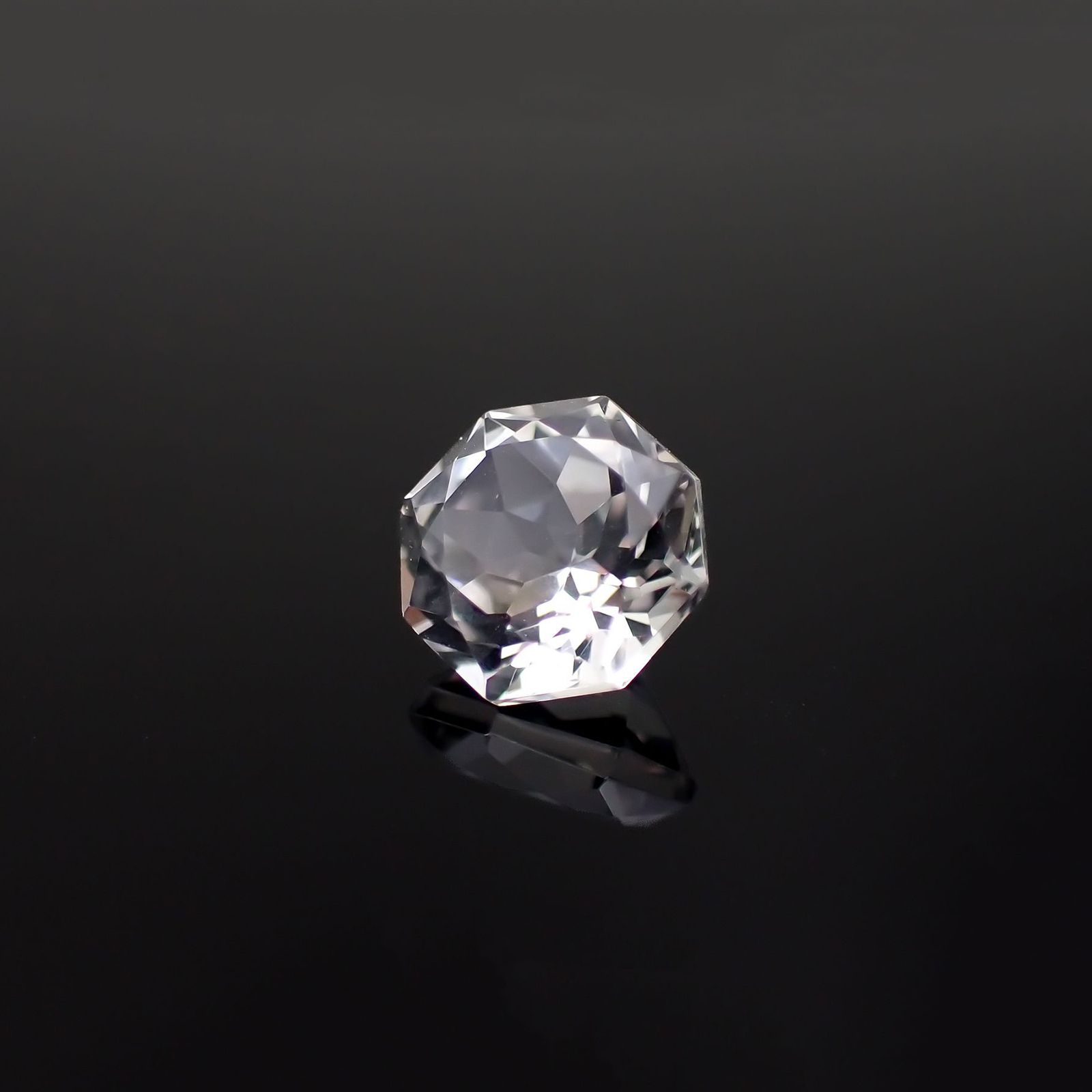 ◇オクタゴンカット◇ホワイトトパーズ ブラジル産 1.79ct[221018500]7.1x6.9mm前後