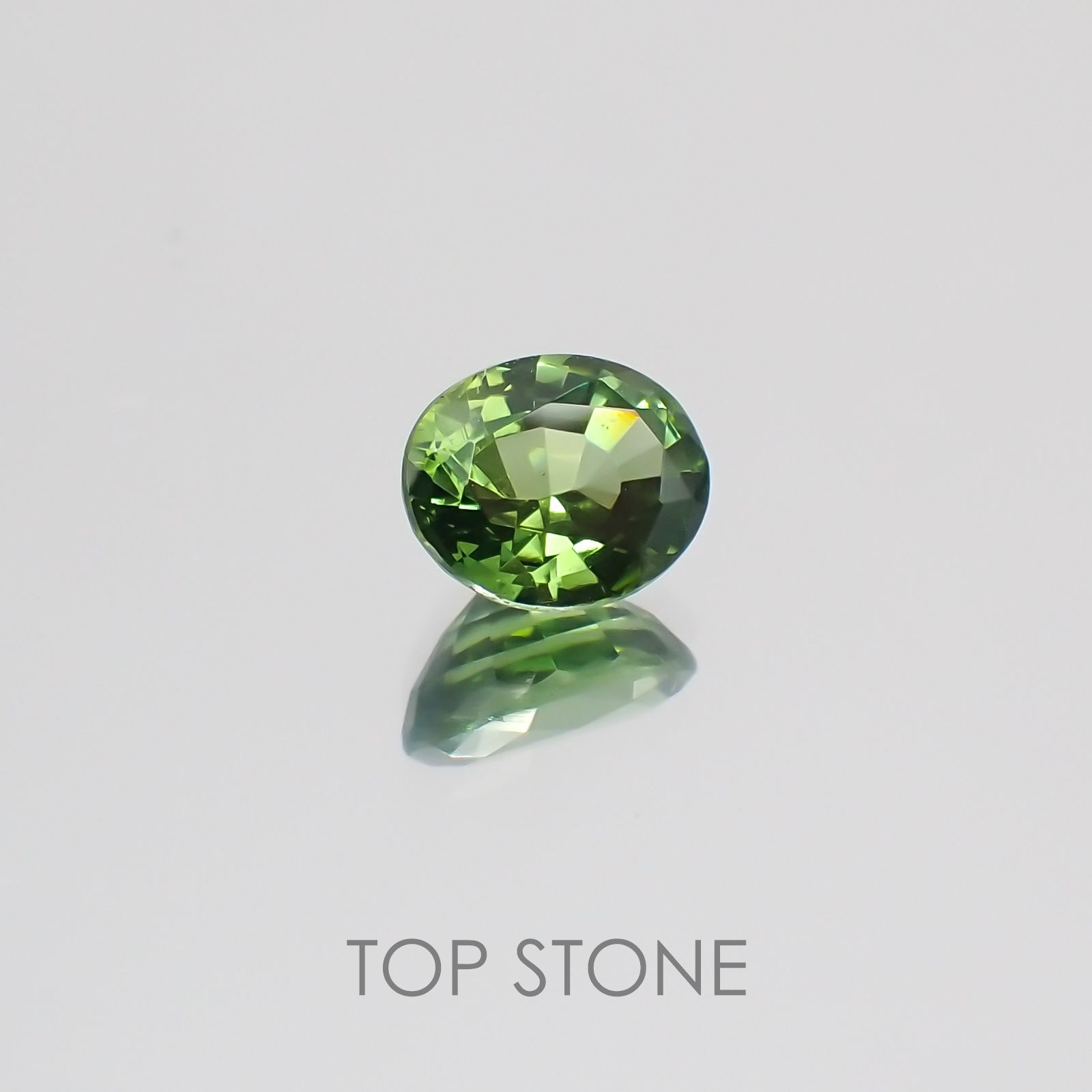 グリーンジルコン スリランカ・カンボジア産 ルース 1.21ct[21038611]6.8×5.5mm前後