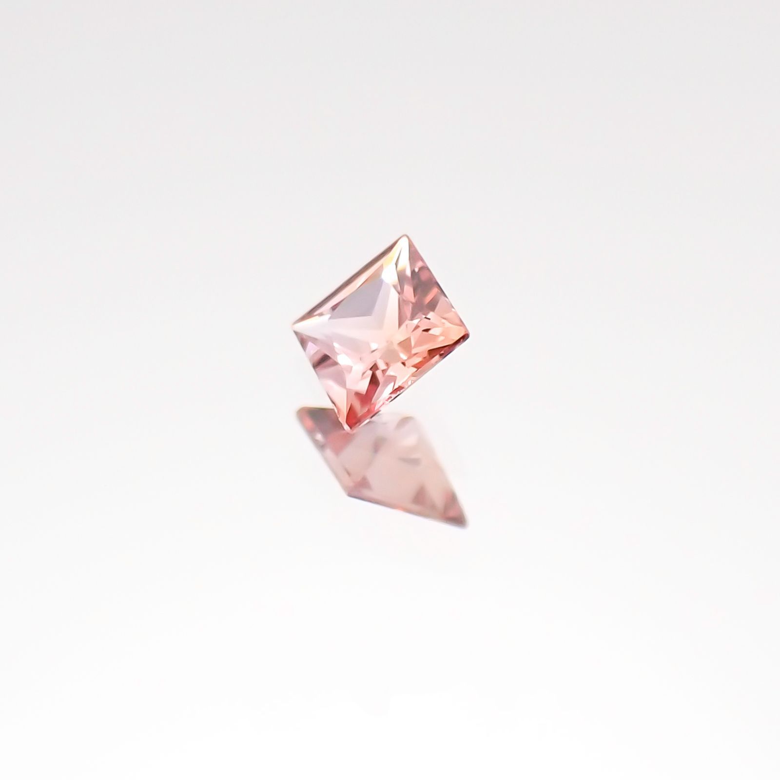 ◇プリンセスカット◇パパラチャサファイア スリランカ産 ルース 0.086ct ソーティング付き[20106950]2.51×2.44mm前後