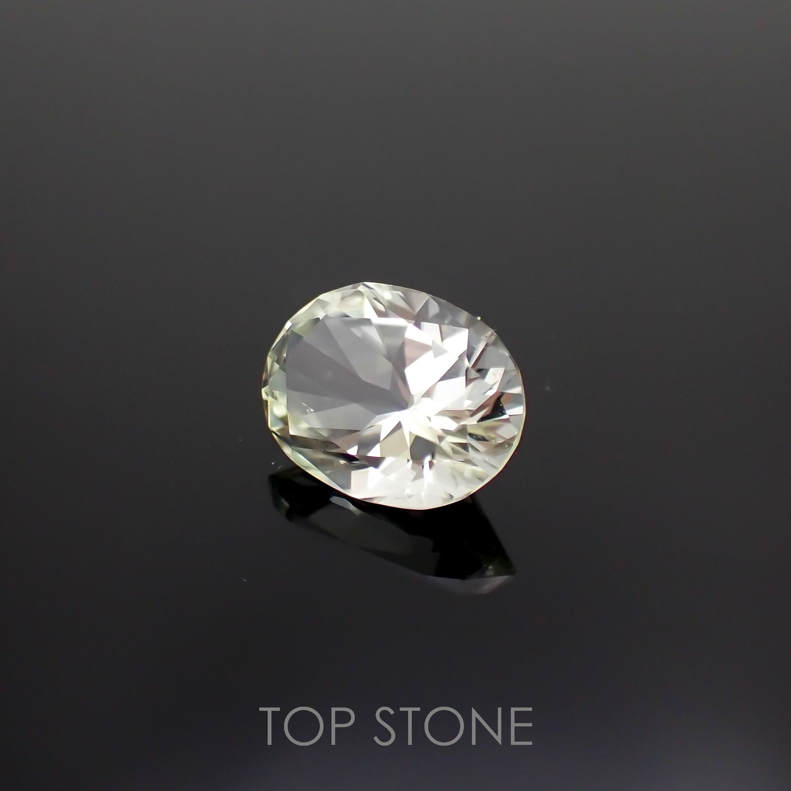 ダトーライト(宝石名ダトライト)ロシア産 3.669ct ソ付(彩珠)[221018688]11.7x8.8mm前後