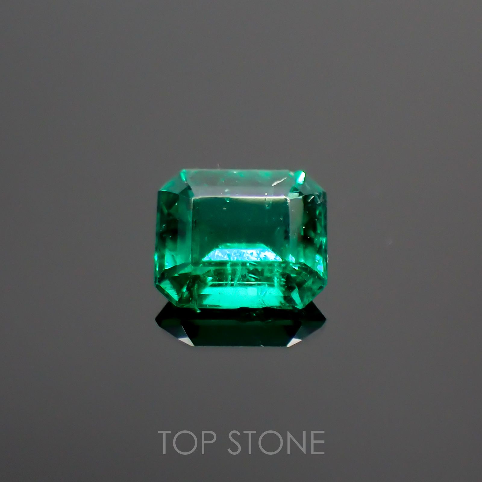 エメラルド(宝石名エメラルド) コロンビア産 0.085ct 識別済[201912838]2.9×2.5mm前後