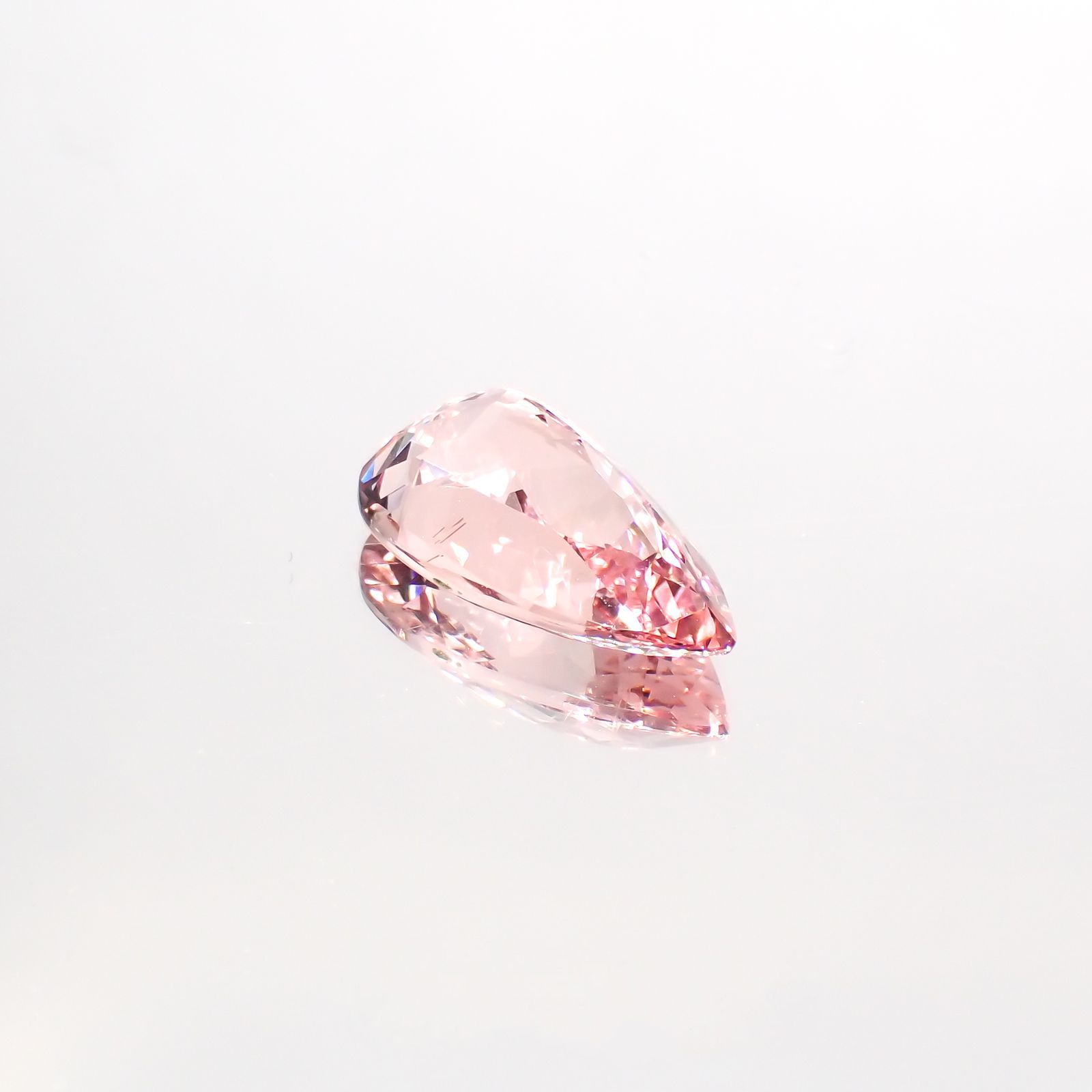 モルガナイト(宝石名モルガナイト)ナイジェリア産 3.375ct ソ付(彩珠)[220114246]14.3x7.8mm前後