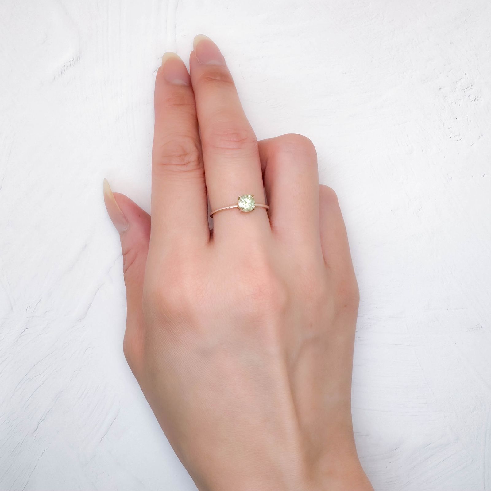 モンタナサファイア(宝石名サファイア) アメリカ・モンタナ州産 0.65ct 識別済[250712112]5×5mm前後