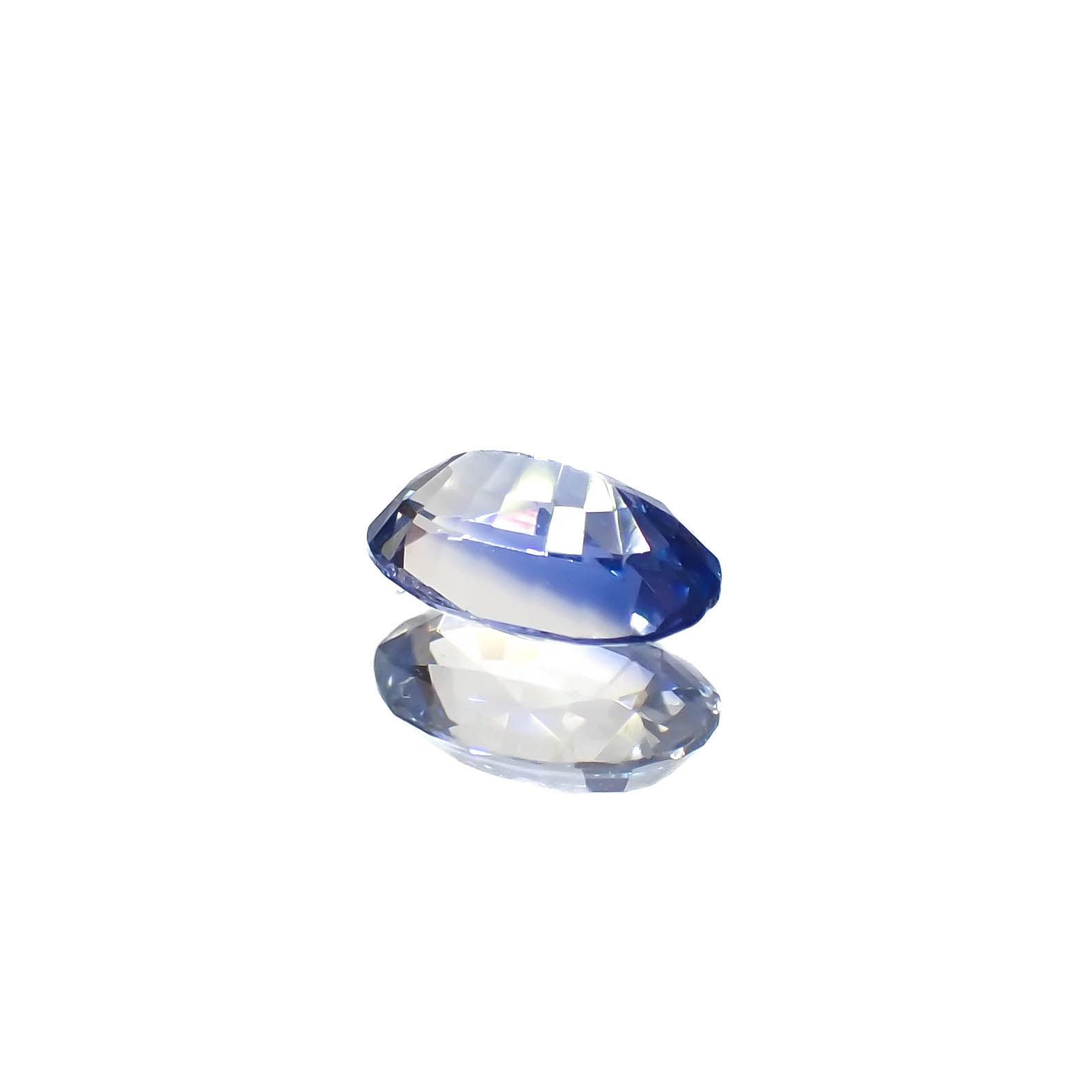 アイスブルーサファイア スリランカ産 0.50ct[230722691]5.8x3.9mm前後