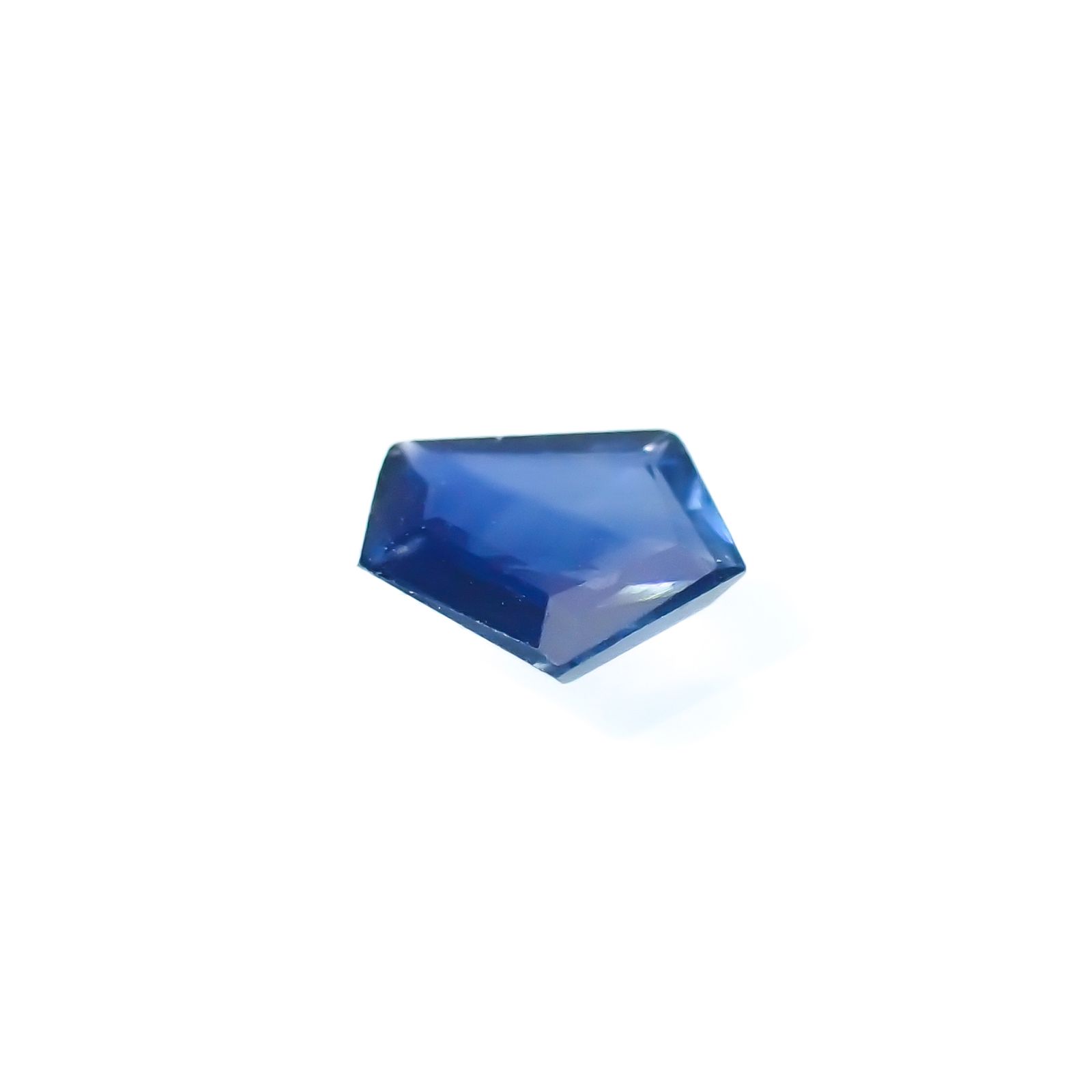 ◇カスタムカット◇サファイア(宝石名サファイア)マダガスカル産 0.55ct 識別済[231225185]5.7x5.9mm前後