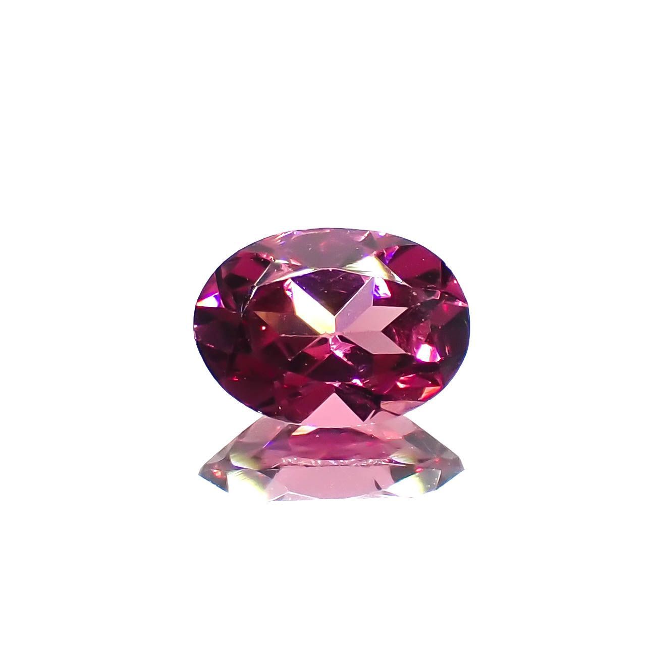 ロードライトガーネット(宝石名ロードライト・ガーネット)ブラジル産 0.84ct 識別済[221219565]6.9x5mm前後