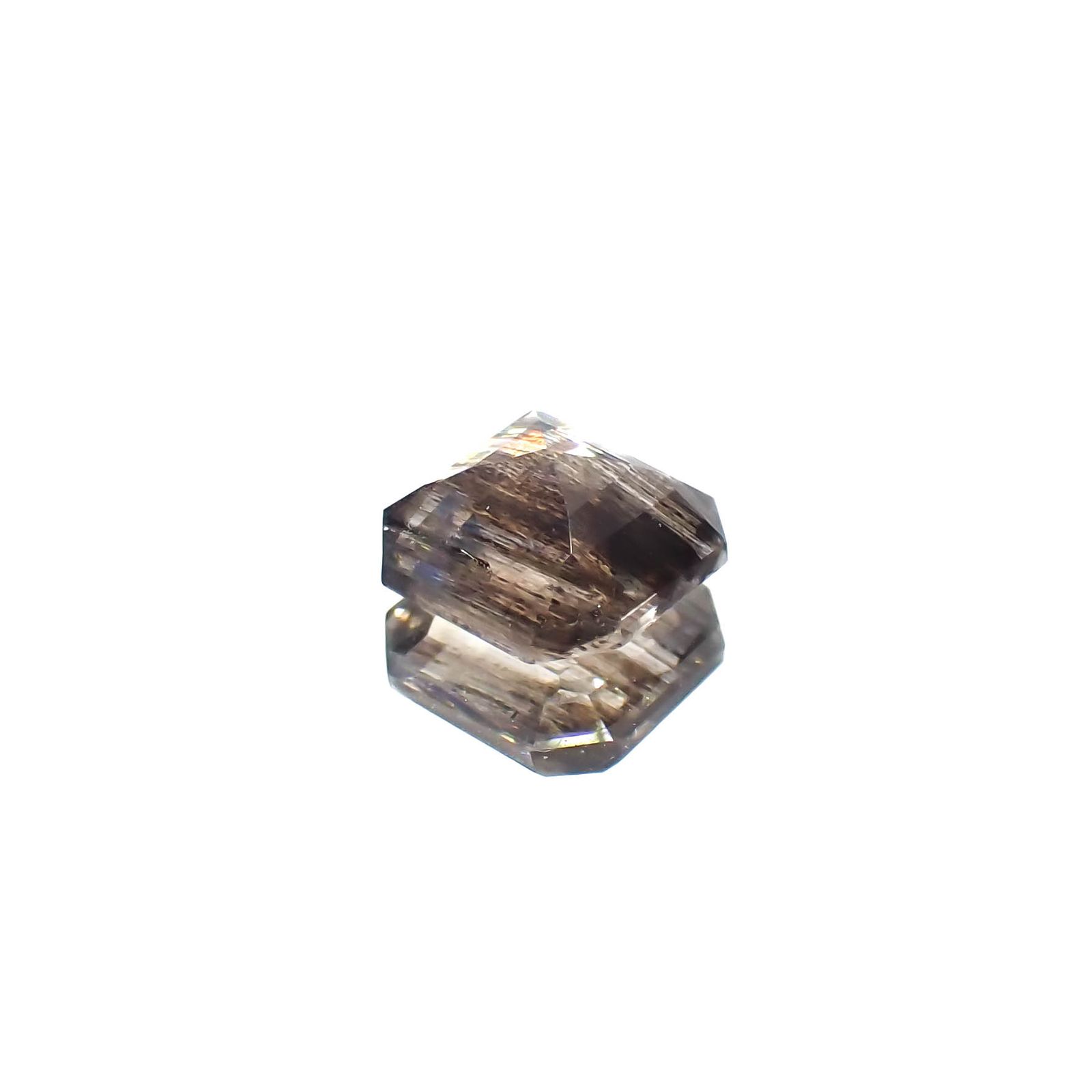 レインボースキャポライト ブラジル産 0.74ct[230320922]5.9x5.9mm前後
