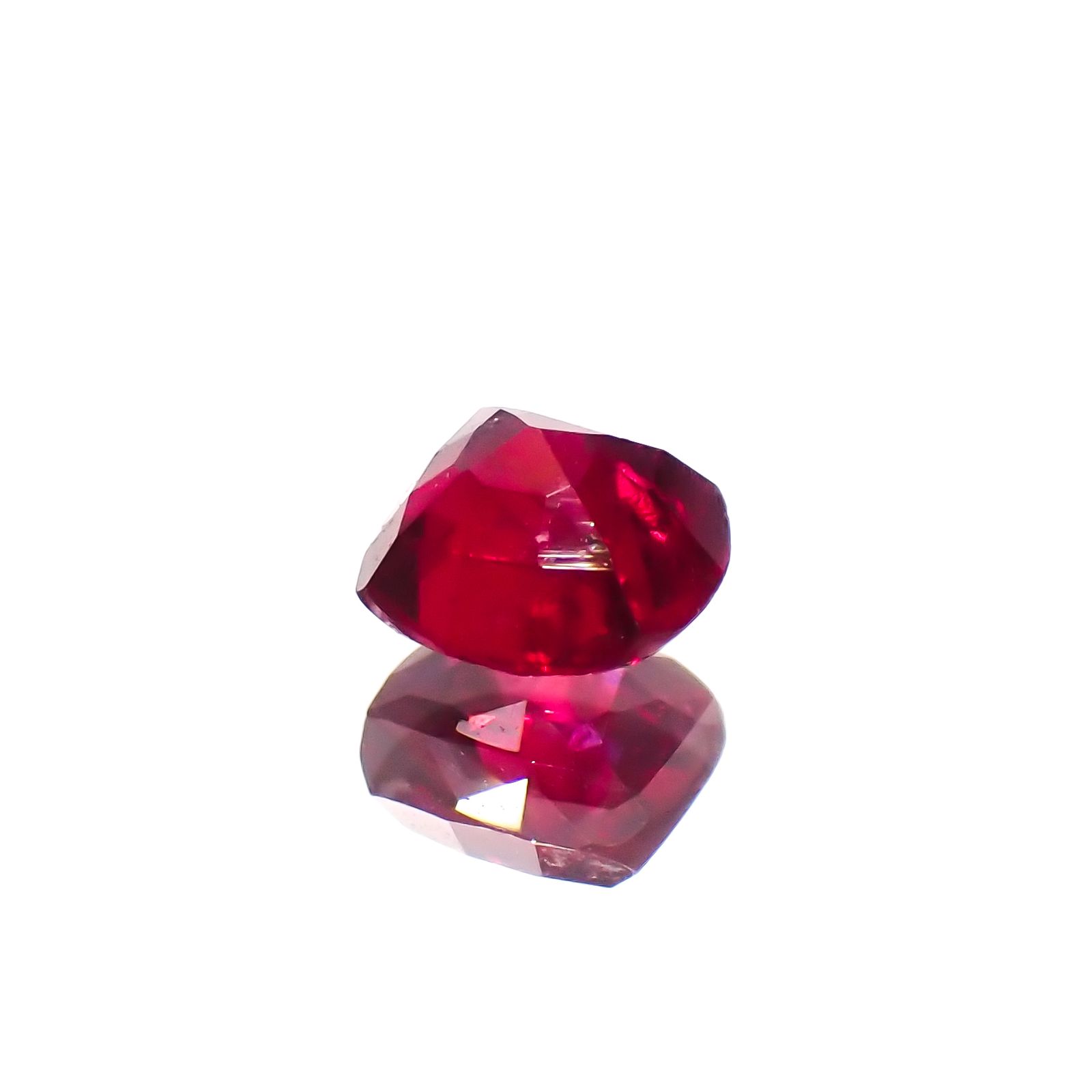 ルビー 非加熱 マダガスカル産 0.28ct[230622342]3.7x3.5mm前後