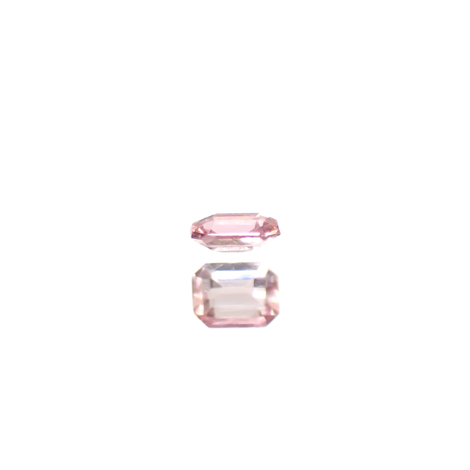 ヴェイリネナイト(宝石名ベイリネナイト)パキスタン産 0.030ct 識別済[240628341]2.2x1.7mm前後