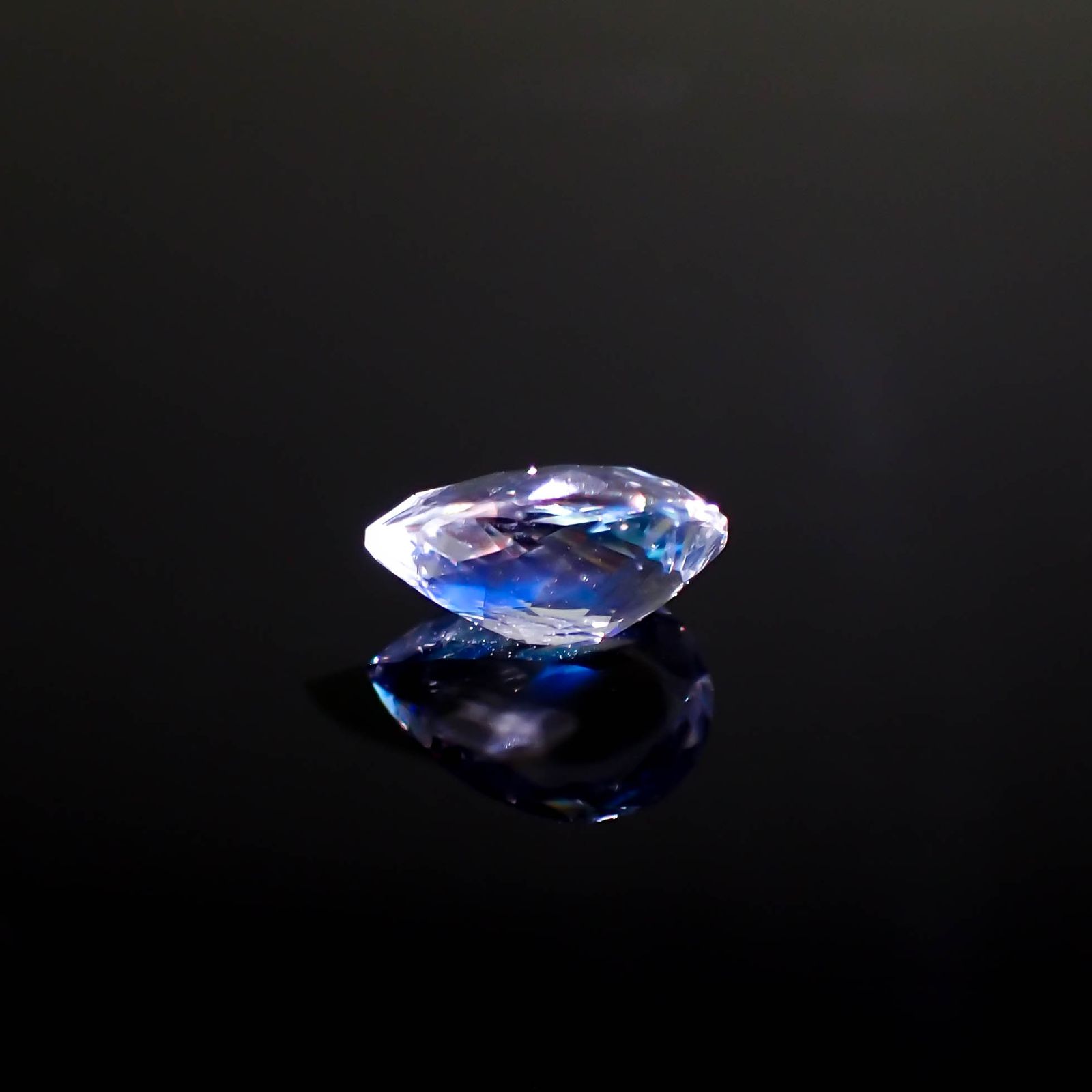 レインボームーンストーン ザンビア産 0.62ct[240326927]7x5.1mm前後