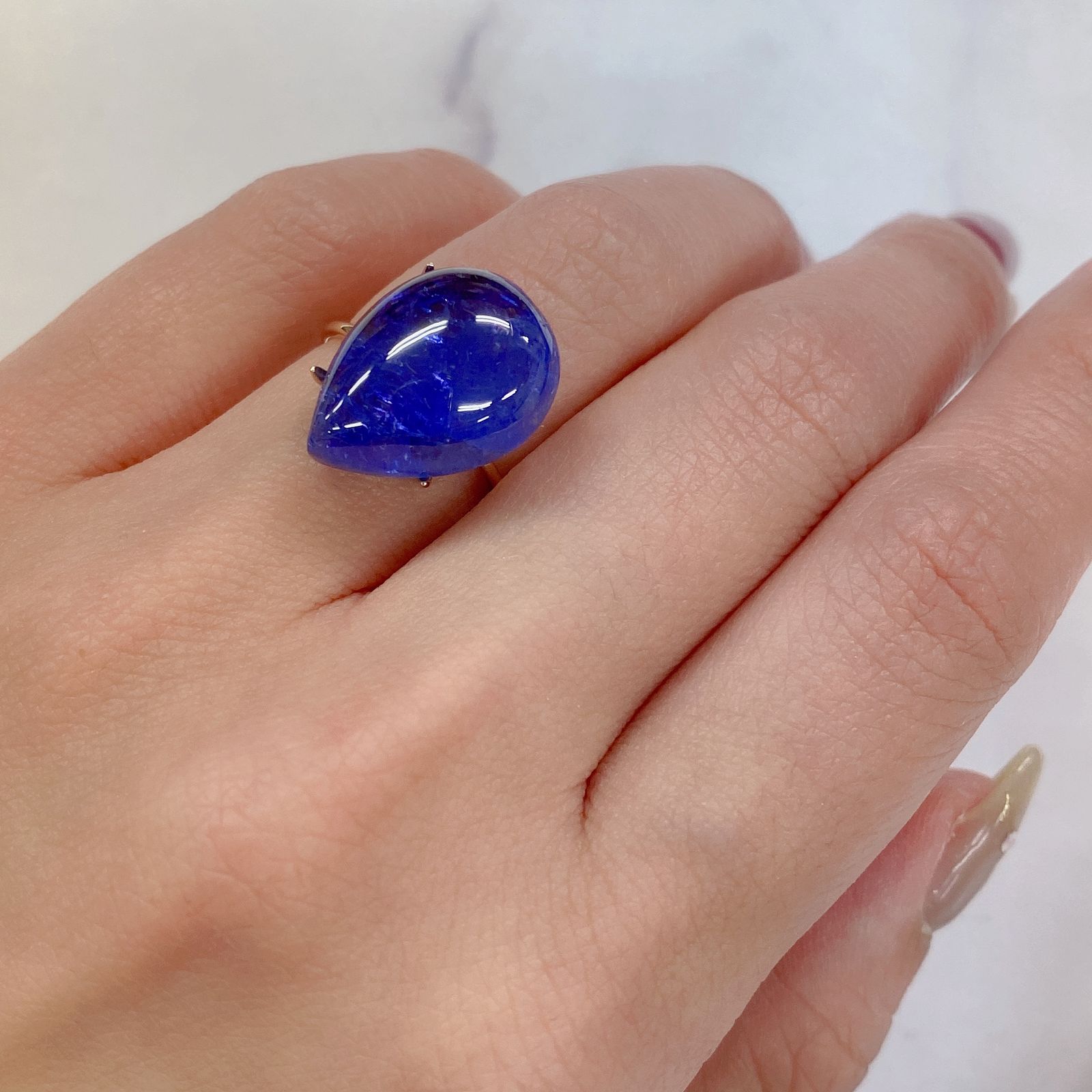 タンザナイト(宝石名タンザナイト) タンザニア産 14.94ct 識別済[210711858]17.5×13.1mm前後