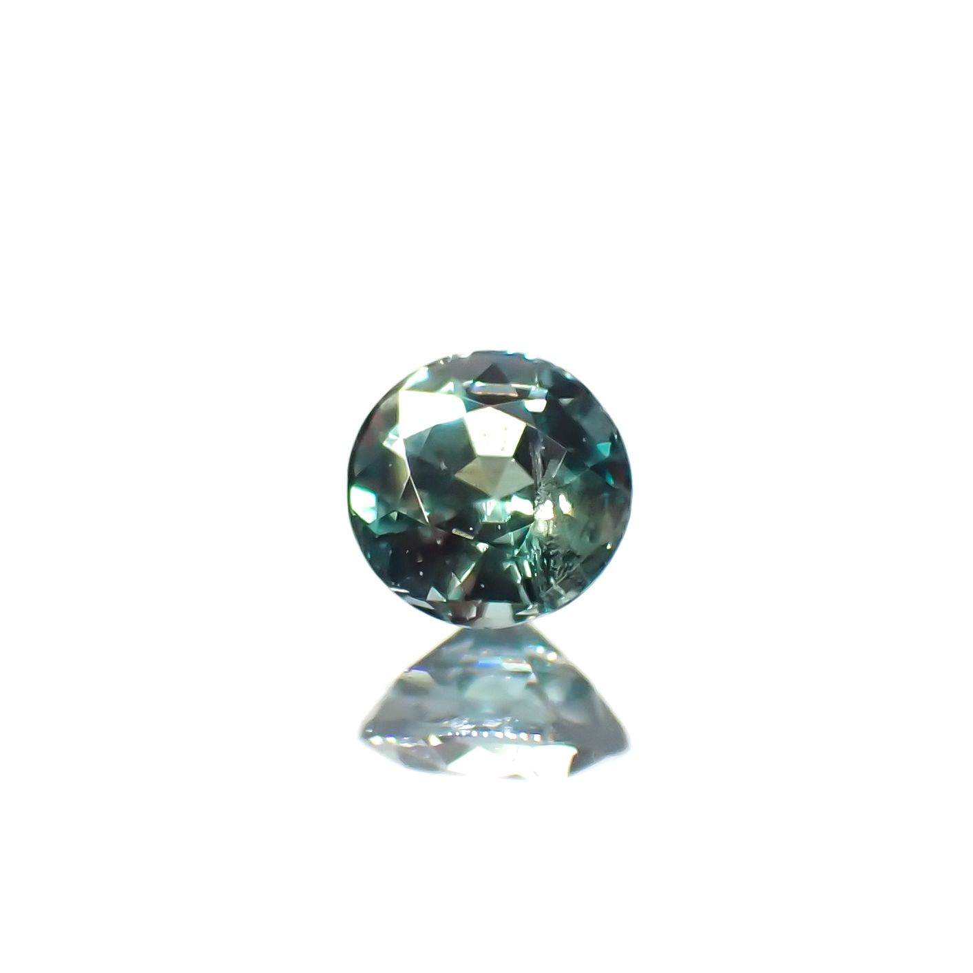 アレキサンドライト(宝石名アレキサンドライト)ブラジル産/EmeraldMains社製 0.141ct ソ付(彩珠)[231224615]3.2x3.2mm前後