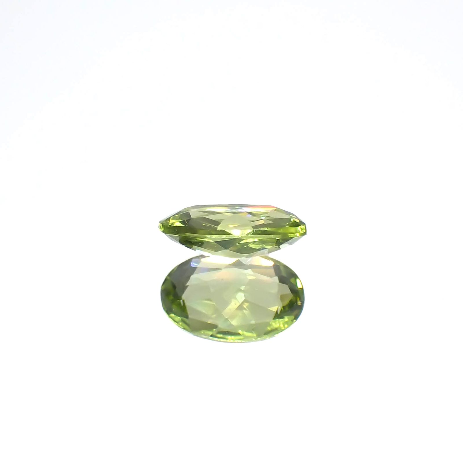 グリーンエンスタタイト(宝石名グリーン・エンスタタイト)カメルーン産 0.61ct 識別済[240125626]6.8x4.7mm前後