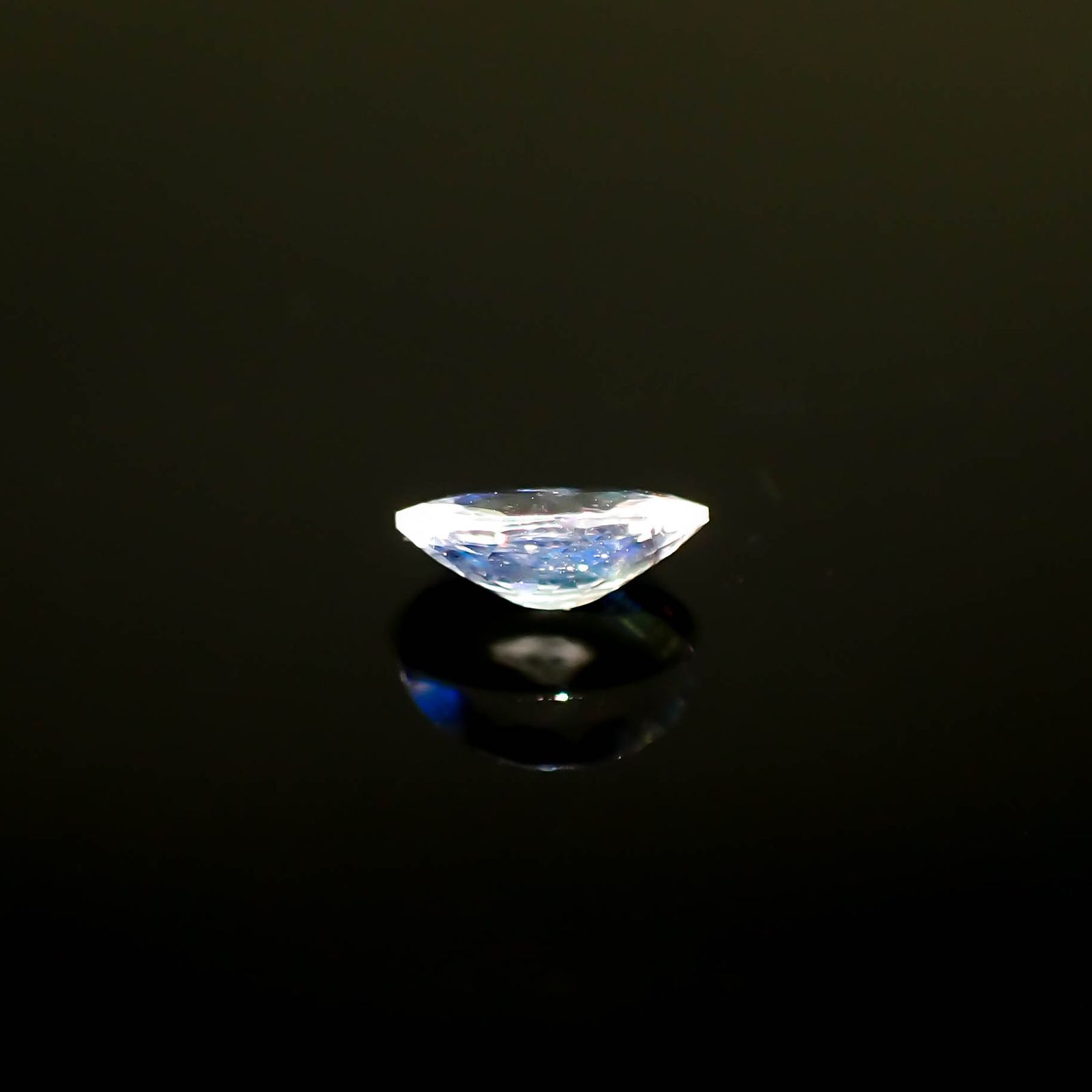 レインボームーンストーン ザンビア産 0.50ct[231224805]6.6x5.4mm前後