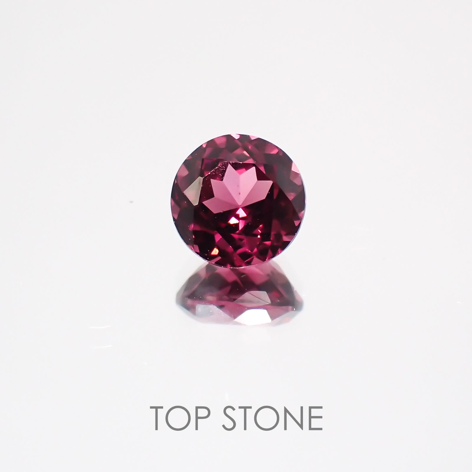 カラーチェンジマラヤガーネット(宝石名ガーネット) タンザニア産 1.17ct 識別済[21059661]6.1×6.1mm前後