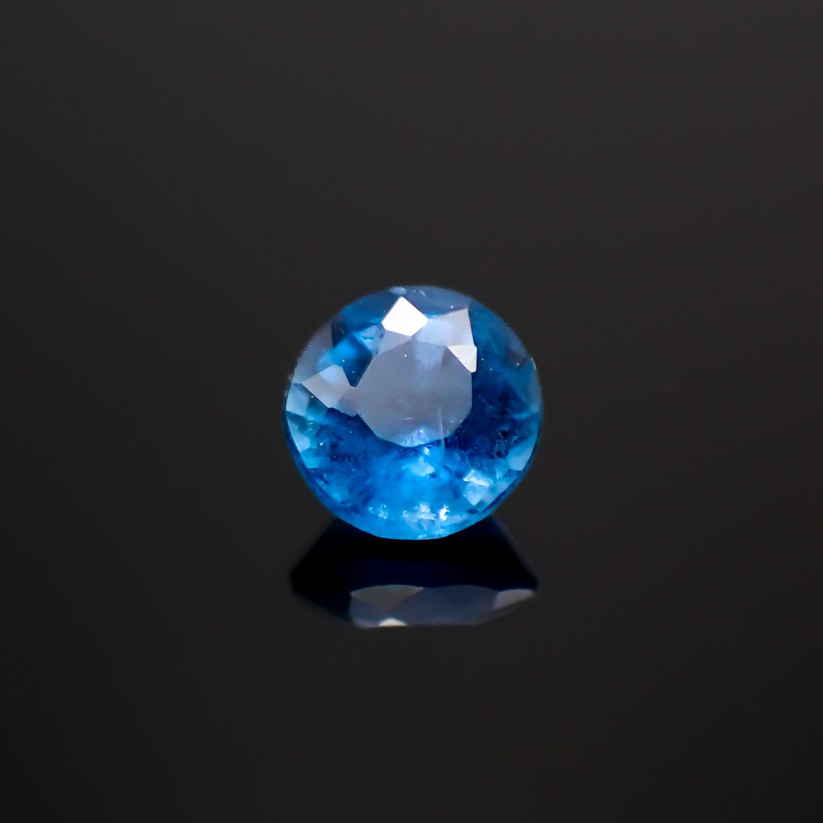 アフガナイト フルオレッセンス(宝石名アフガナイト)アフガニスタン産 0.21ct 識別済[221219547]3.9x4mm前後