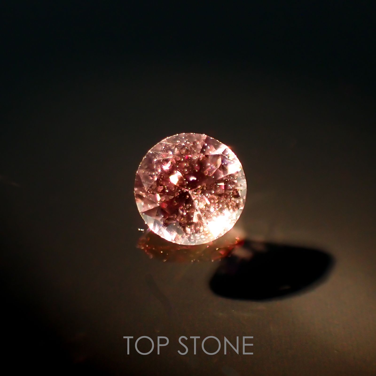 カラーシフトマラヤガーネット(宝石名ガーネット)タンザニア産 0.23ct 識別済[220515836]3.6x3.6mm前後