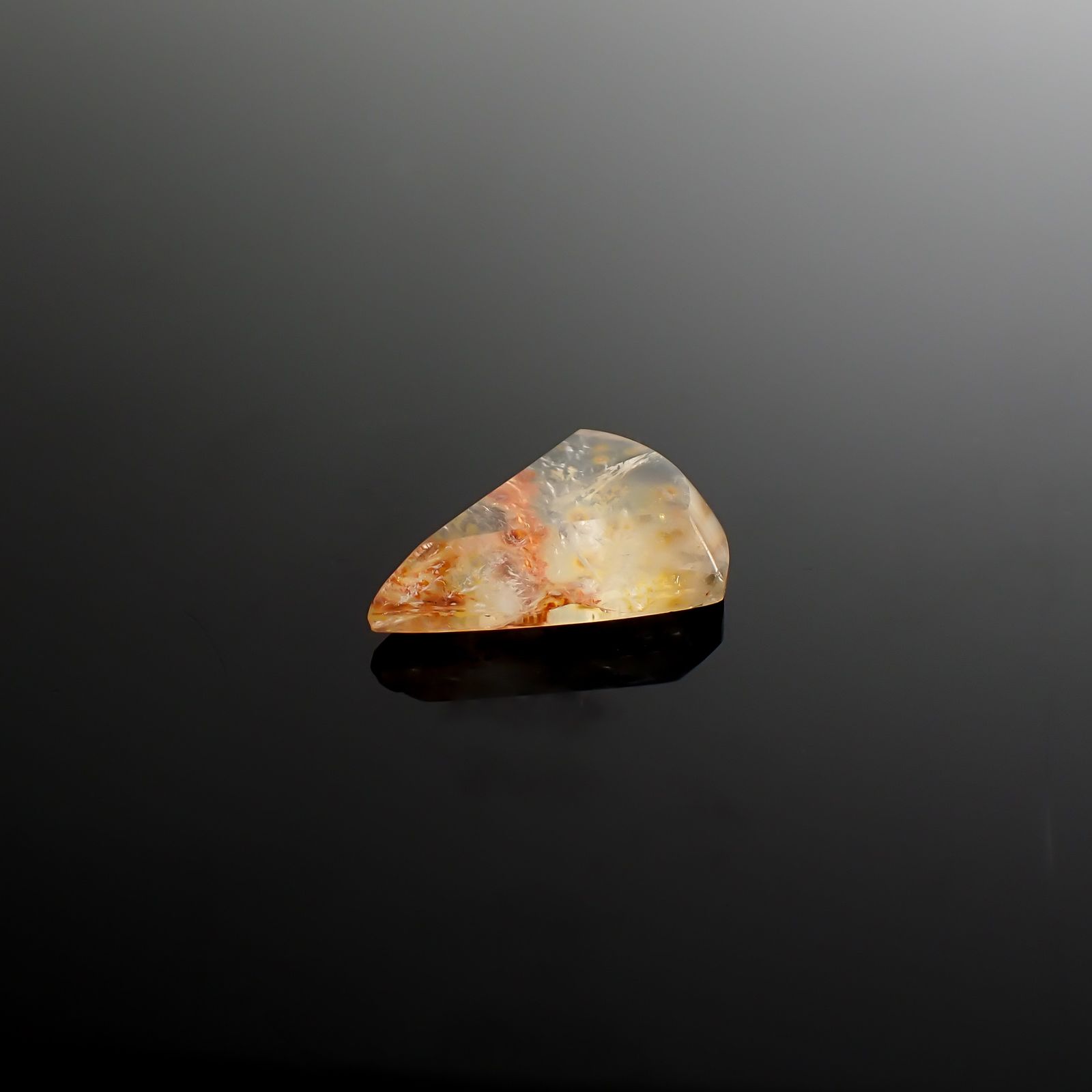 レッドデンドリチッククォーツ ブラジル産 7.30ct / 18.1x13.1mm前後 [260832741]