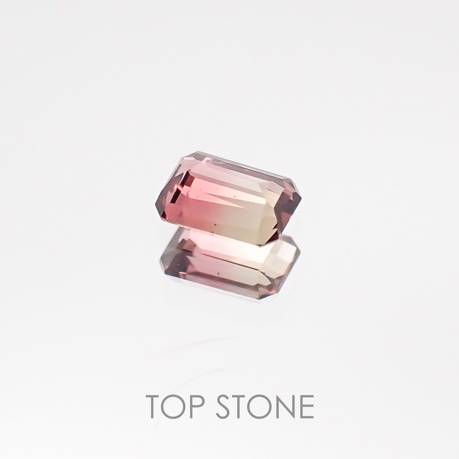 バイカラーサファイア(宝石名バイカラー・サファイア) タンザニア産 0.18ct 識別済[20106699]3.7×2.6mm前後