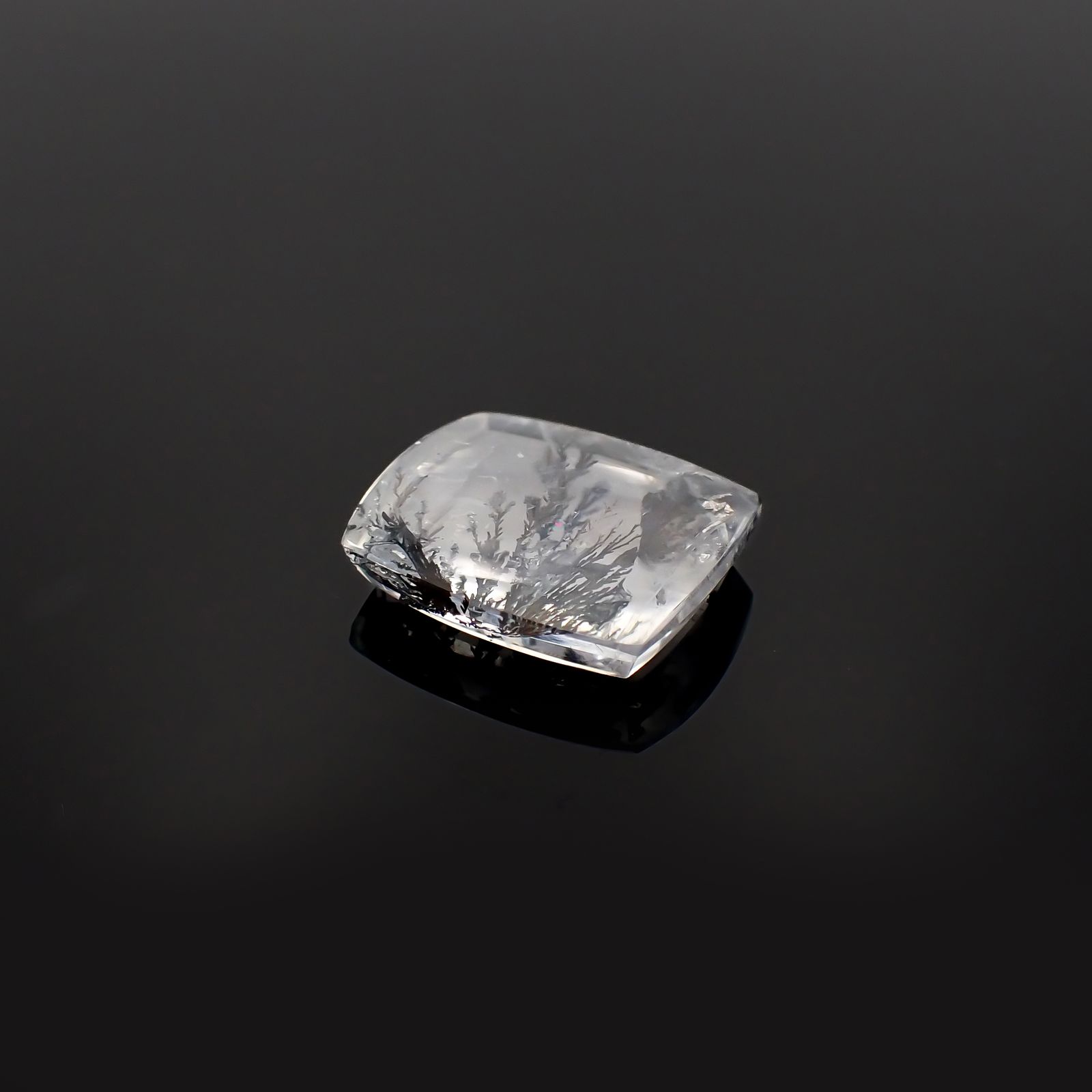 デンドリチッククォーツ ブラジル産 8.41ct[230321070]13.4x15.7mm前後