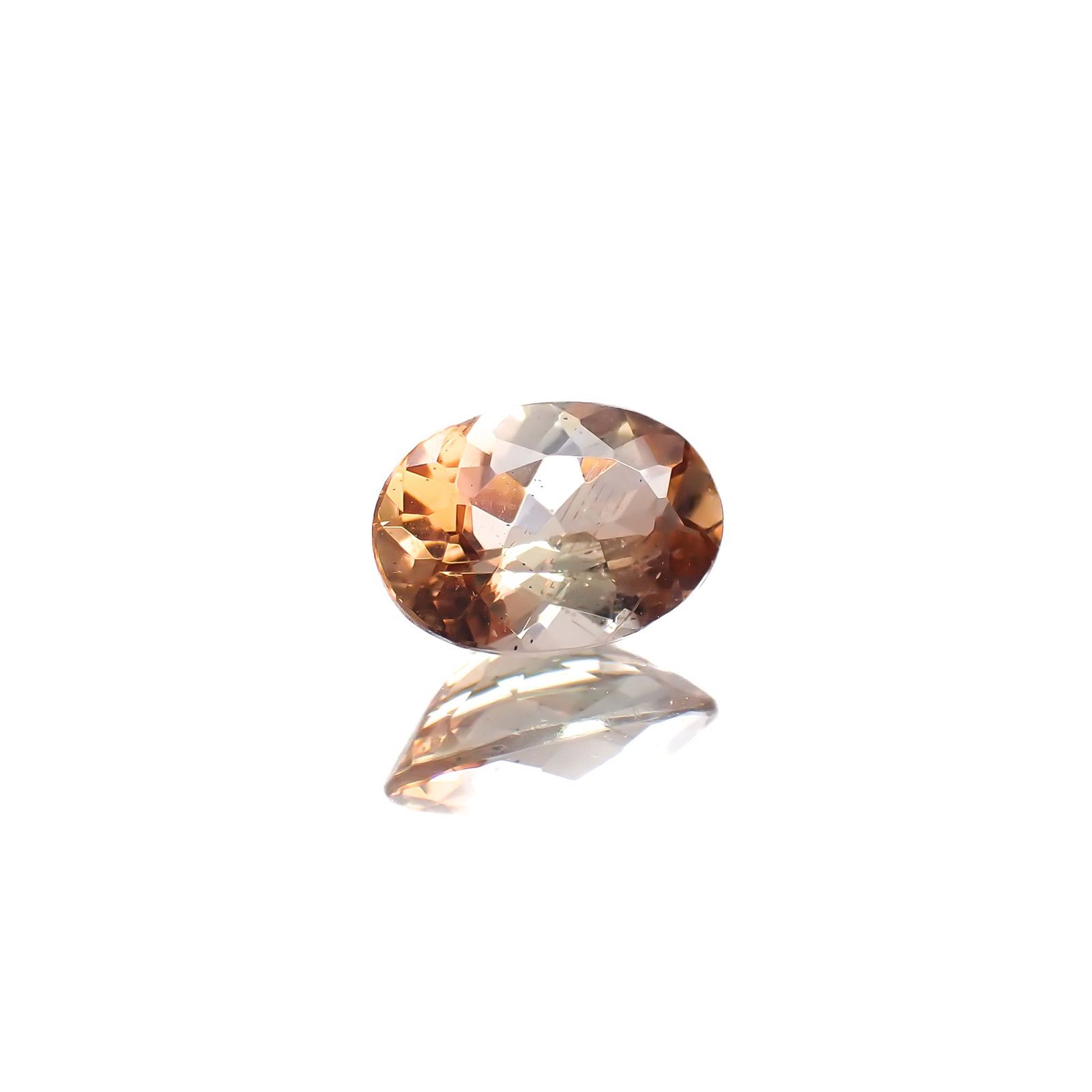 バイカラーアンダリュサイト(宝石名アンダリュサイト)スリランカ/マダガスカル産 0.74ct 識別済[220917584]7.1x4.9mm前後