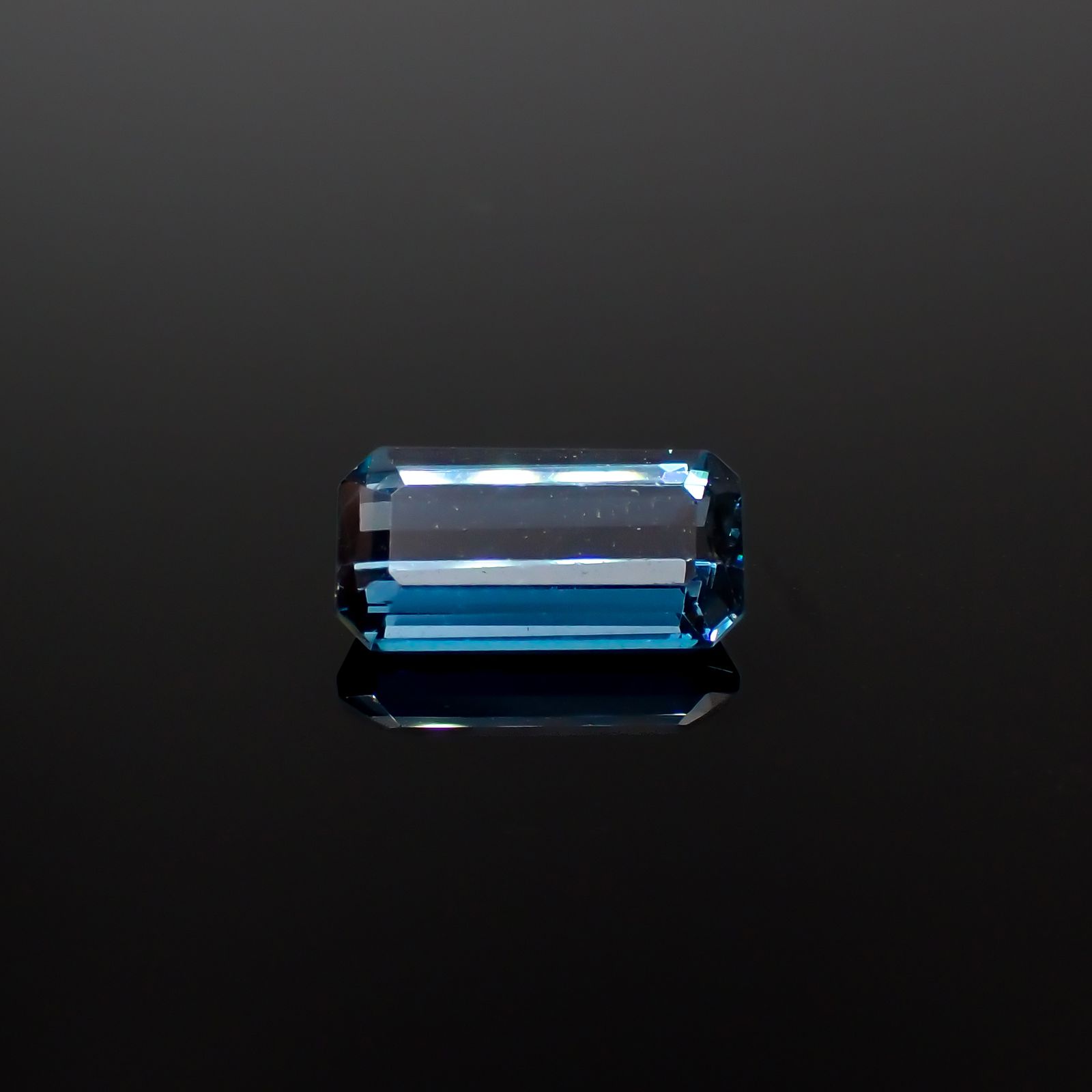 ロンドンブルートパーズ ブラジル産 2.33ct[240326800]10.5x5.3mm前後