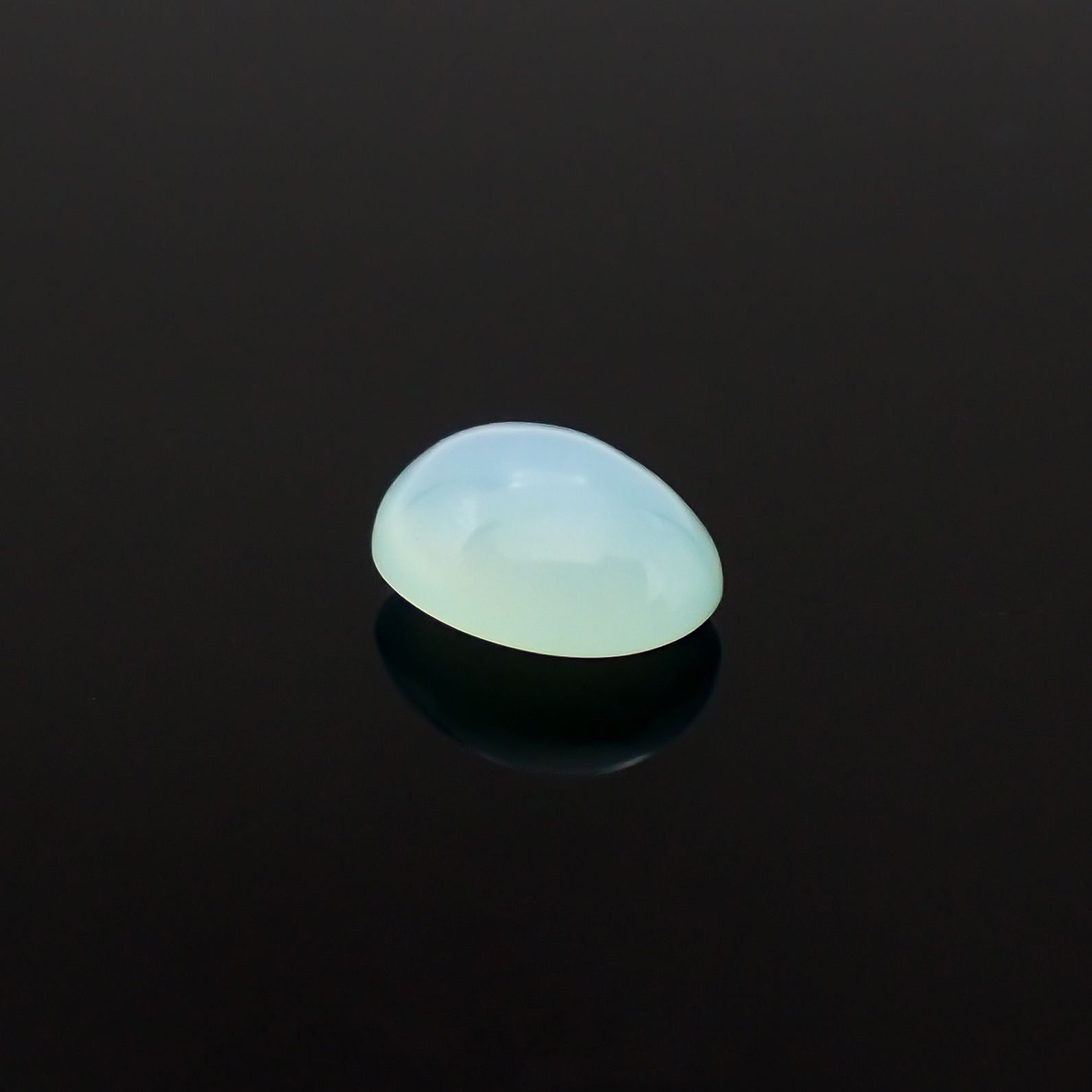 ブルーオパール ペルー産 1.45ct / 8.9x7mm前後 [230220675]