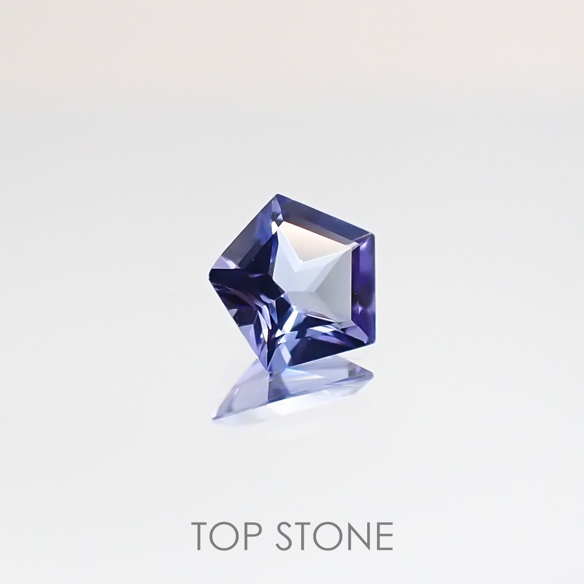 ◇ペンタゴンカット◇タンザナイトSA タンザニア産 ルース 0.17ct[210610993]4.1×4mm前後