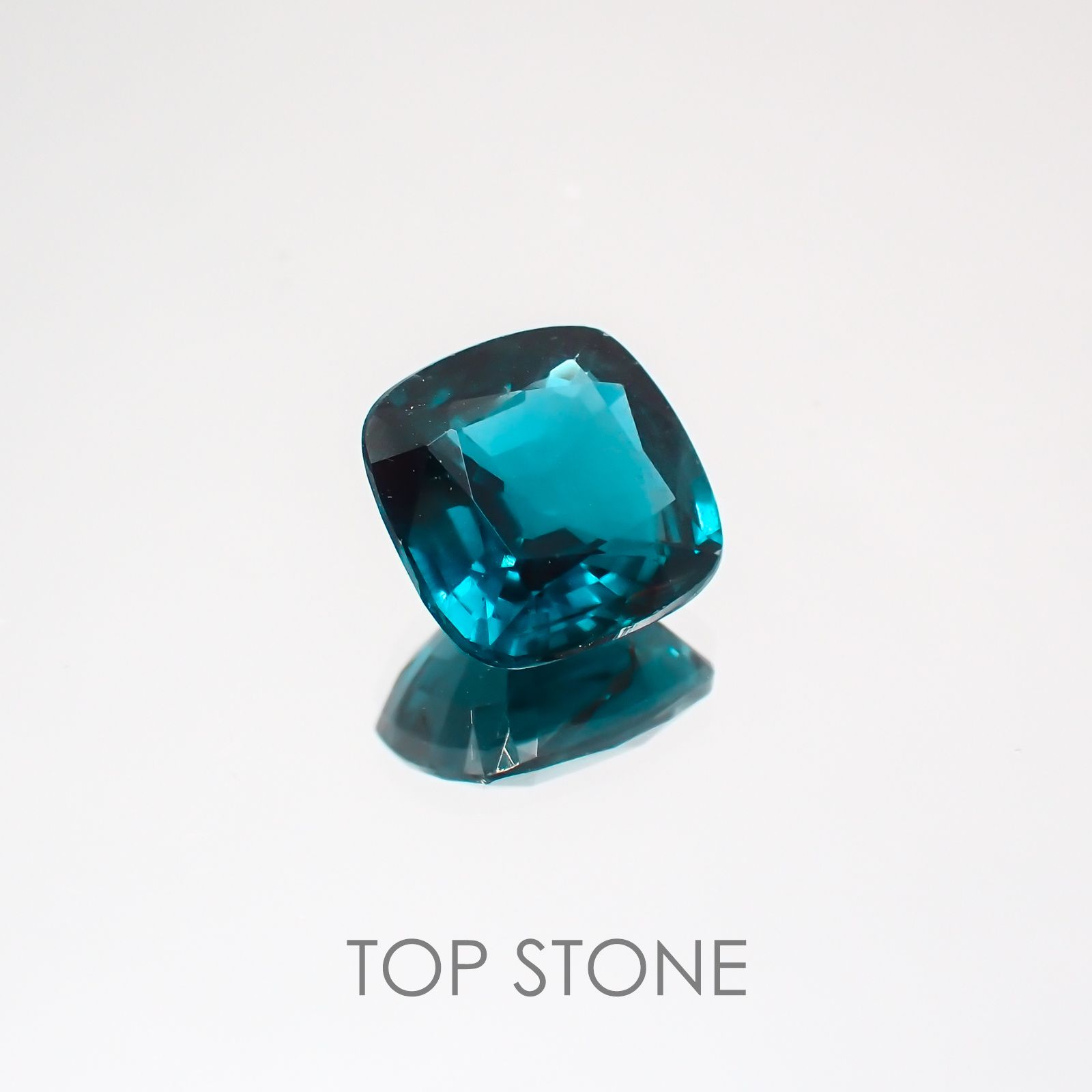 オーシャンブルーカイヤナイト ネパール産 ルース 2.6ct[210310278]8×8mm前後