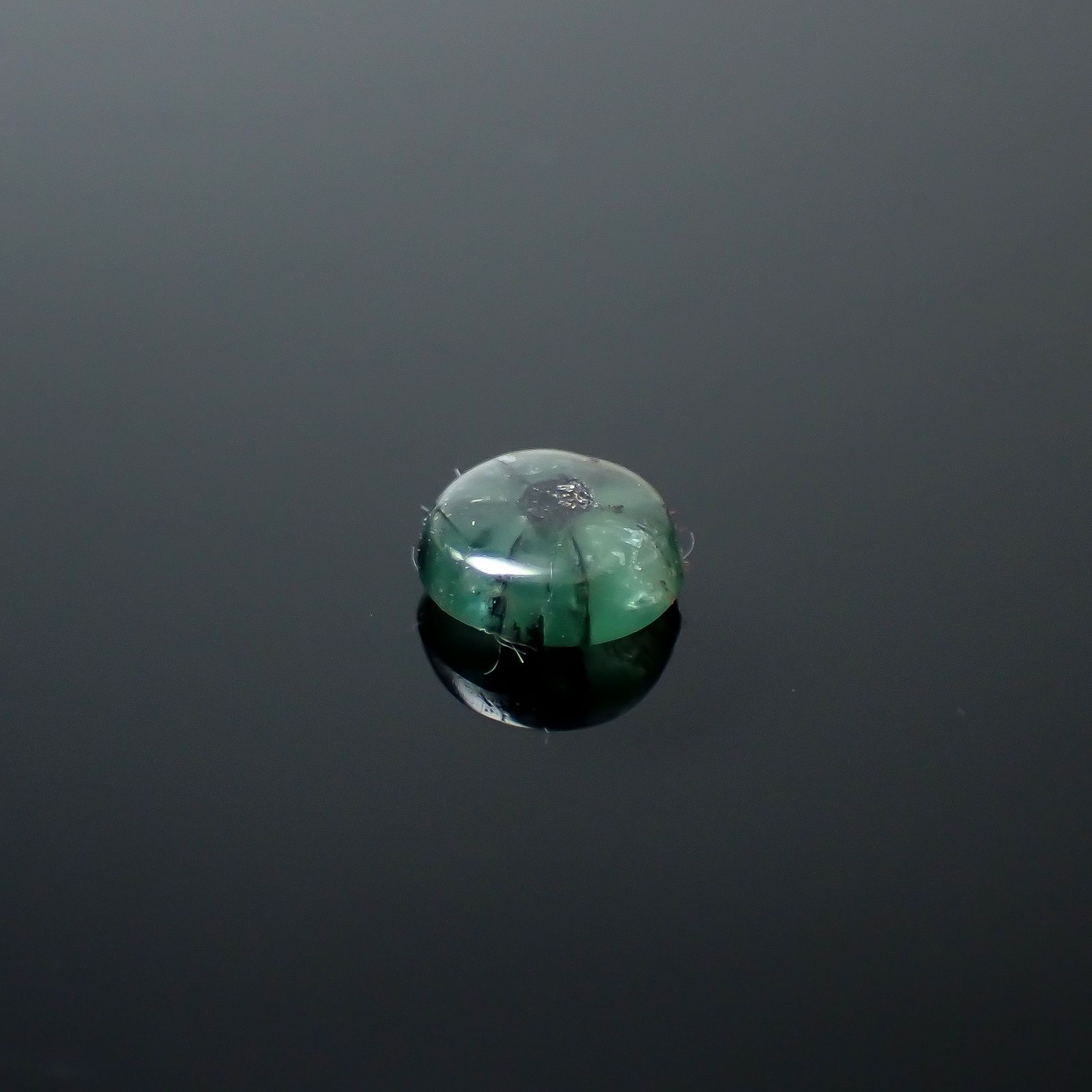 トラピッチェエメラルド コロンビア産 0.45ct[240326503]5.2x5.1mm前後