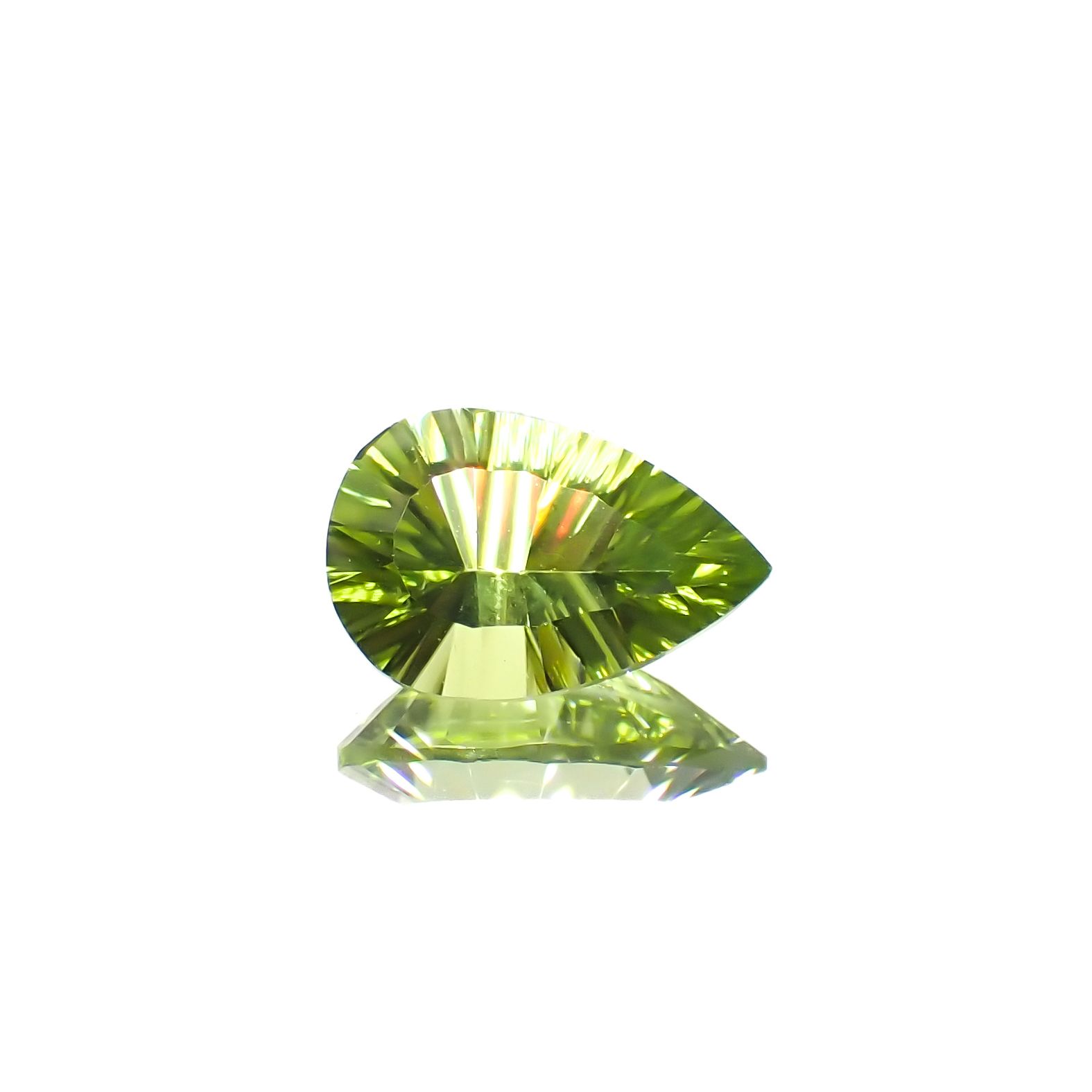 ◇コンケーブカット◇ペリドット 中国産 1.22ct[230622287]9x6mm前後