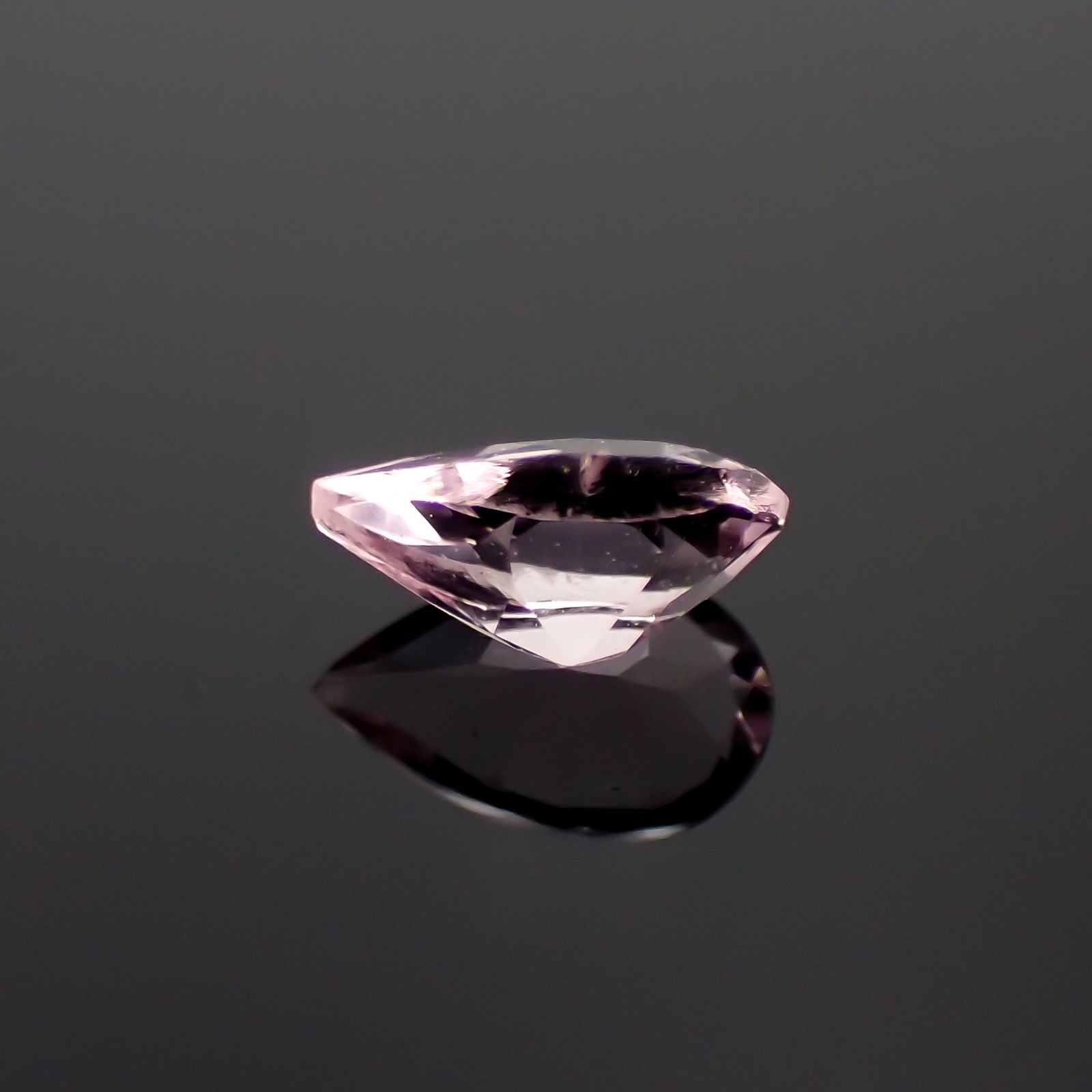 モルガナイト モザンビーク産 0.18ct[230923356]5.1x3mm前後